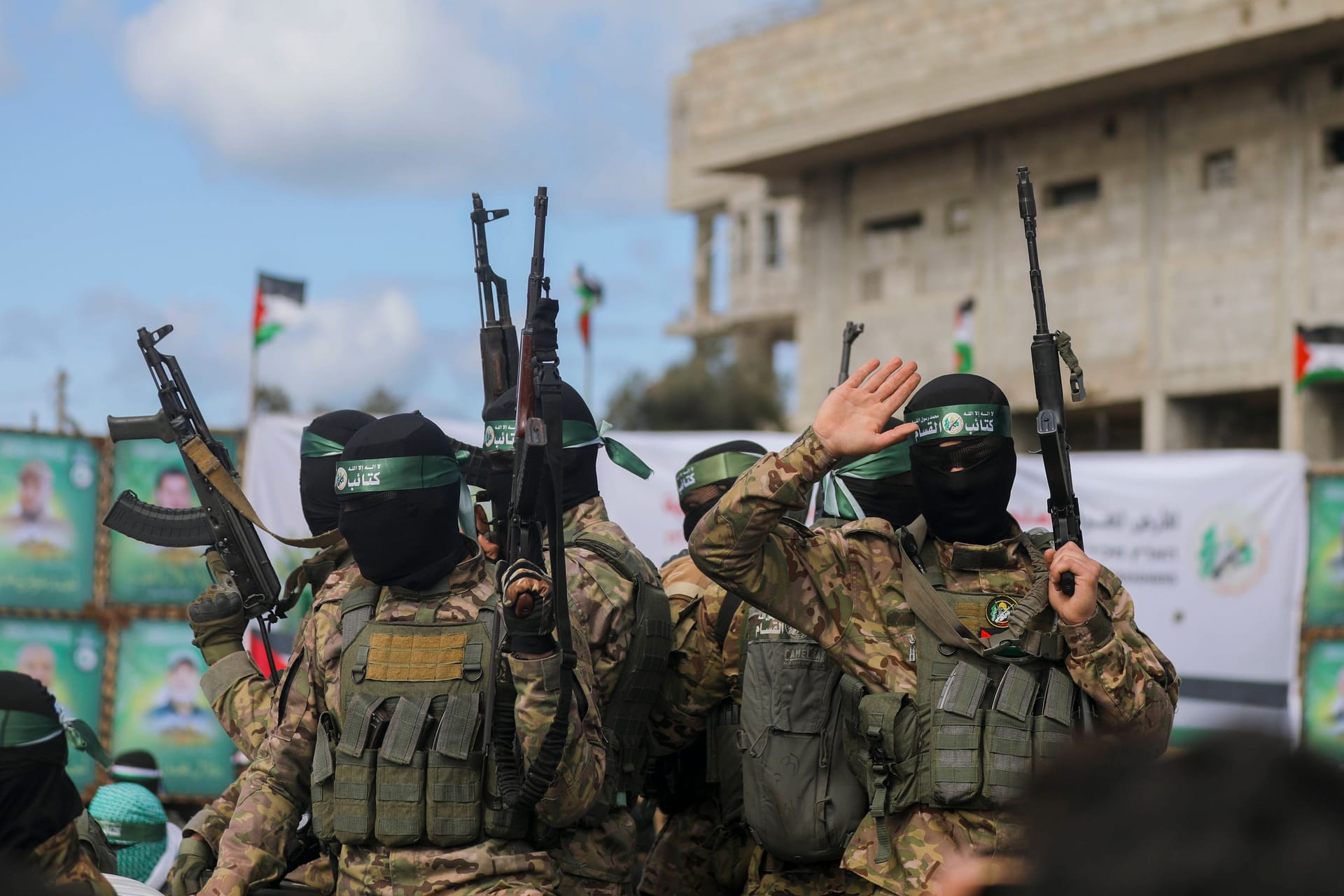 Hamas-Terroristen in Gaza: Einige bekommen kaum noch Gehalt. (Archivbild)