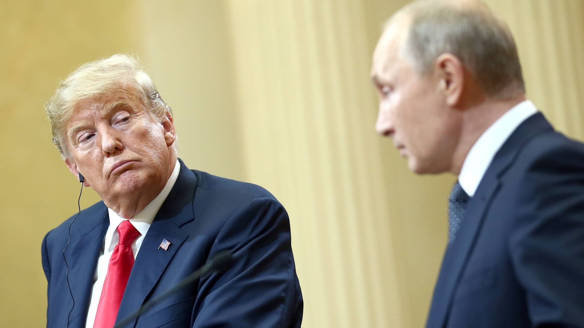 Wladimir Putin (r.) und Donald Trump (Archivbild): Es stehen mehrere Vorschläge zum weiteren Vorgehen im Ukraine-Krieg im Raum.