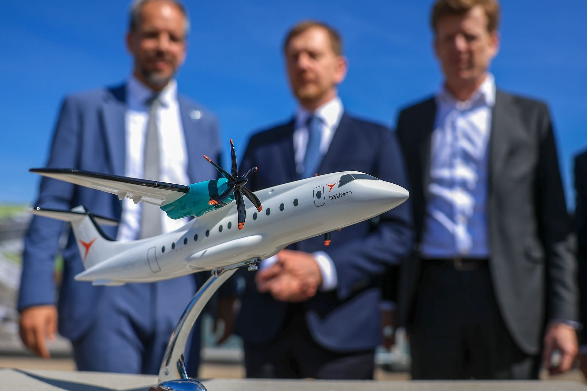 Grundstein für Flugzeugwerk am Airport Leipzig/Halle gelegt