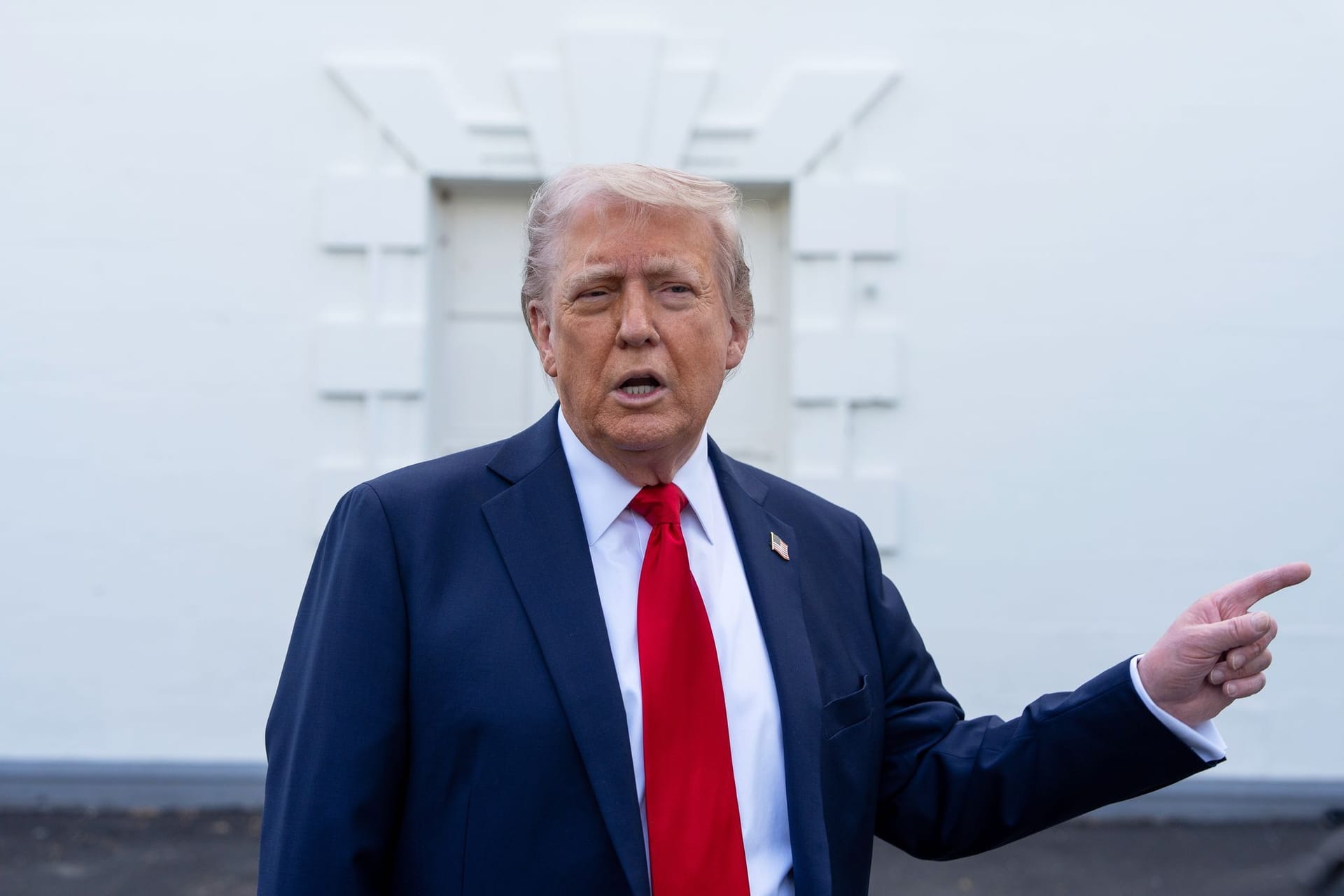 Trump richtet sich an den russischen Diktator Putin.