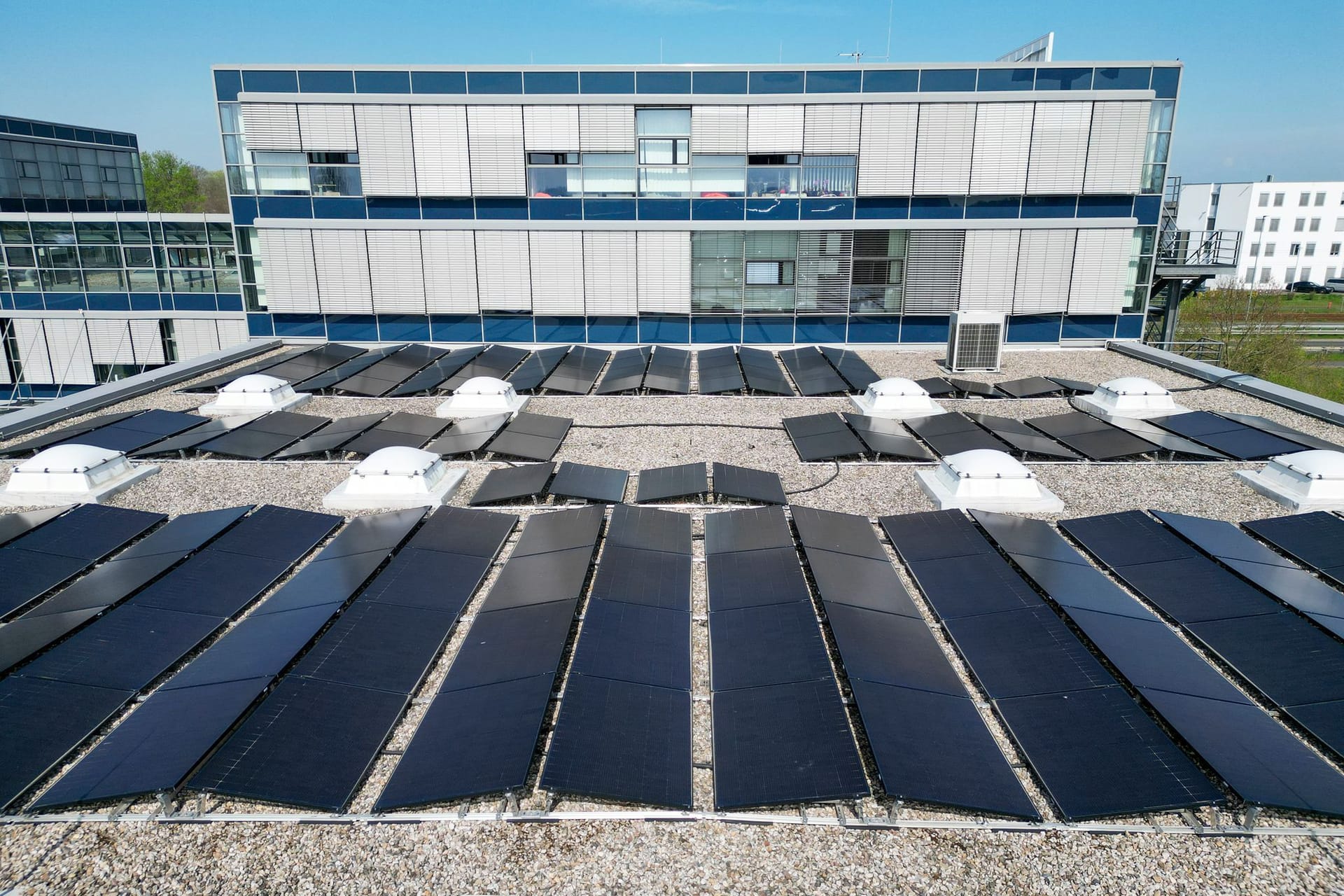 Solaranlagen auf Firmengebäude Solaranlagen auf Firmengebäude