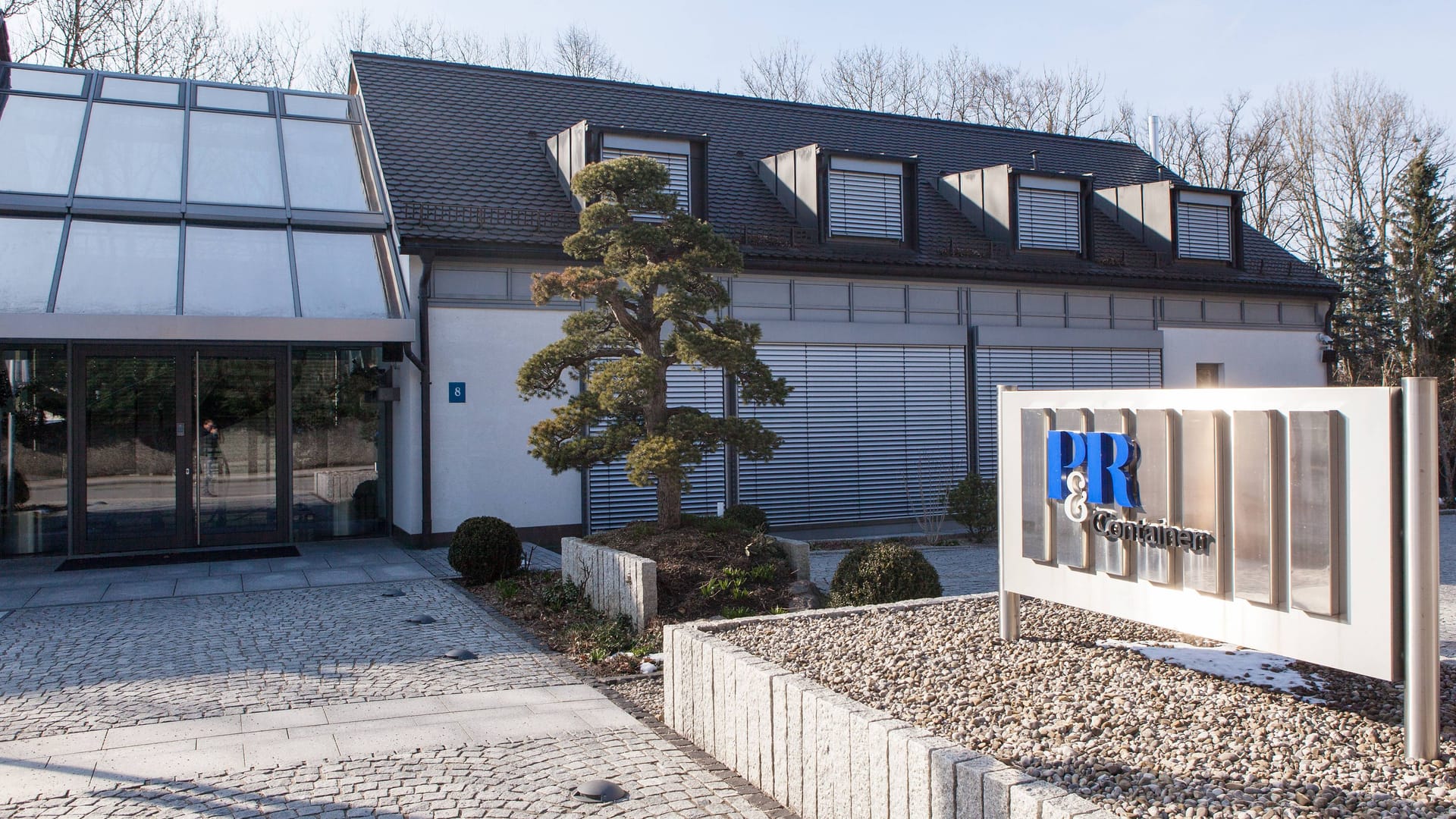 Der damalige Firmensitz der P&R-Firmengruppe in Grünwald (Archivbild): Der damalige Firmensitz der P&R-Firmengruppe in Grünwald (Archivbild):