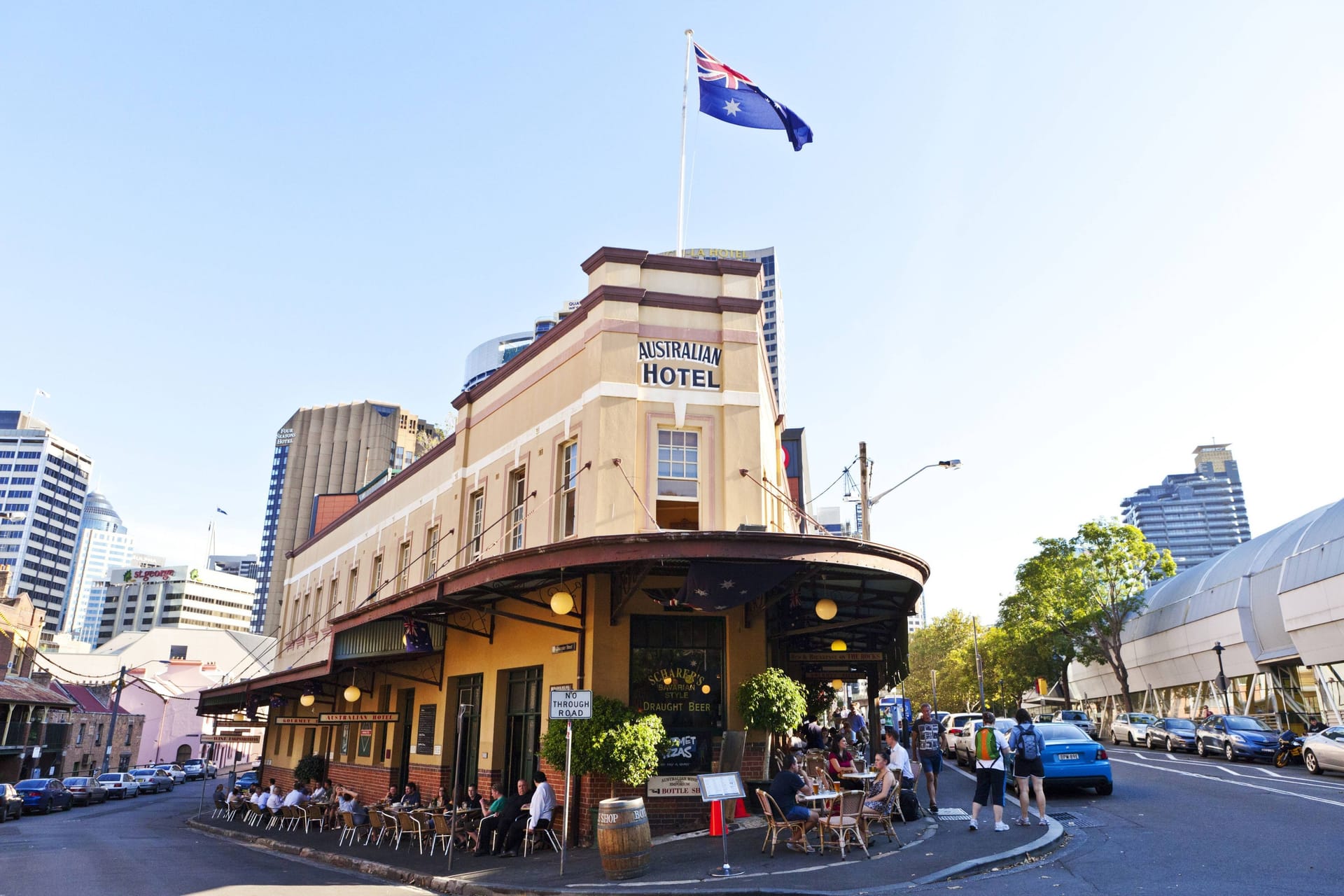 Der Pub namens "Australian Hotel" in Sydney zählt zu den bekanntesten Kneipen in Australien. Der Pub namens "Australian Hotel" in Sydney zählt zu den bekanntesten Kneipen in Australien.
