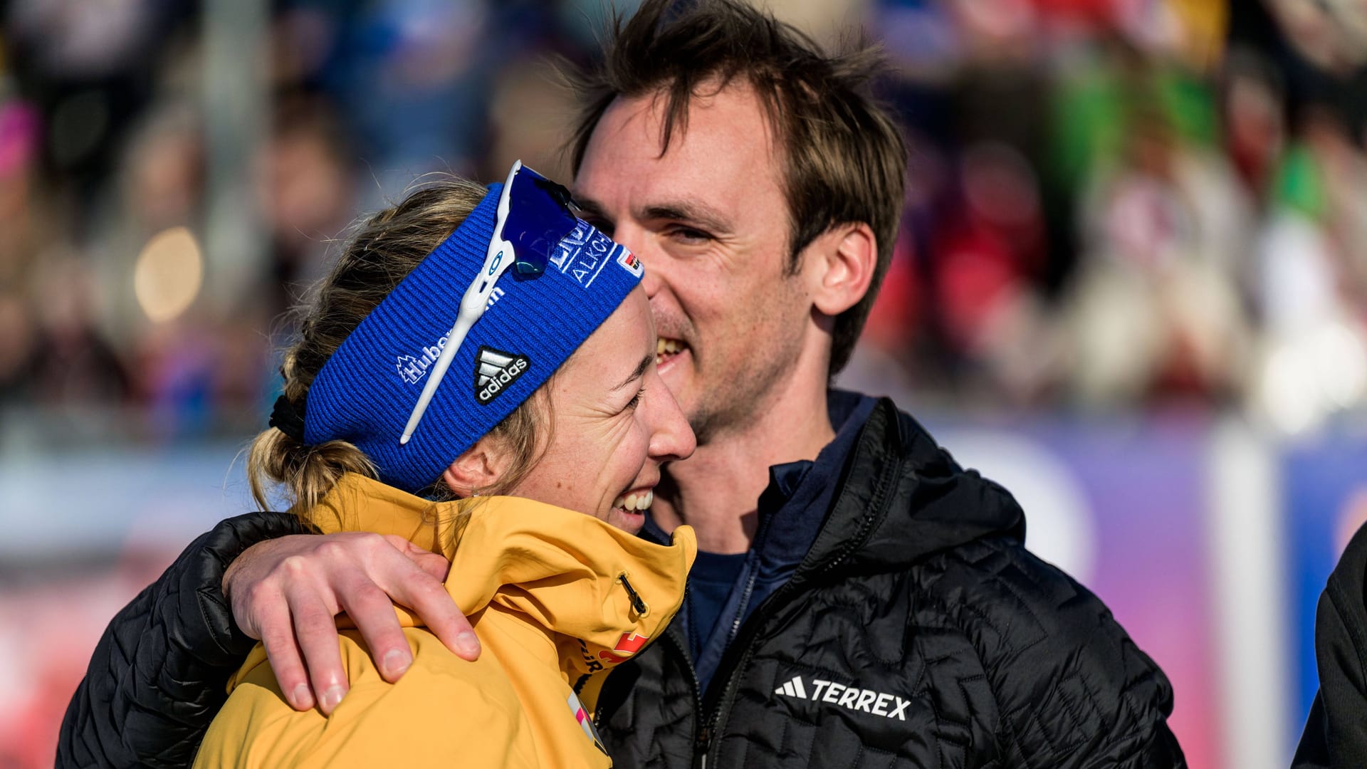 Franziska Preuß und Simon Schempp (r.): Er war früher auch Biathlet.