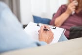 Wie wird man Psychotherapeut? Einfach erklärt