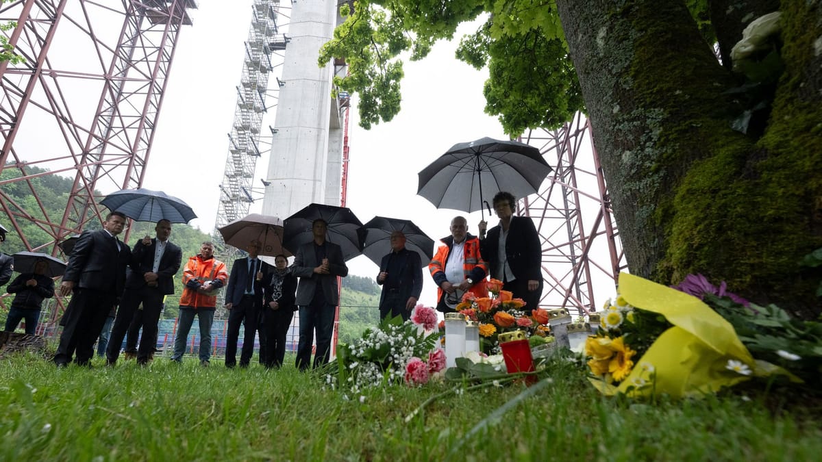 Drei Tote nach Gondelabsturz - Gedenken am Unglücksort