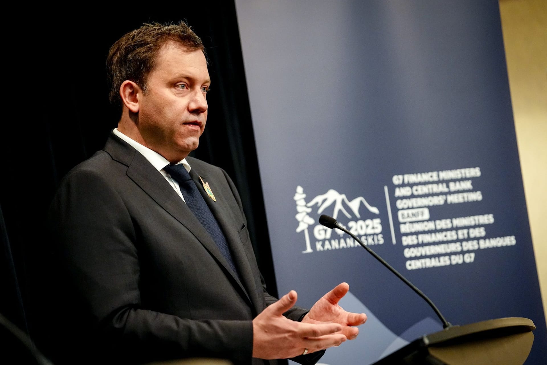 Lars Klingbeil (SPD), Bundesminister der Finanzen, Vizekanzler und SPD-Bundesvorsitzender, gibt zum Abschluss des Treffens der G7-Finanzminister und Notenbankgouverneure eine Pressekonferenz.