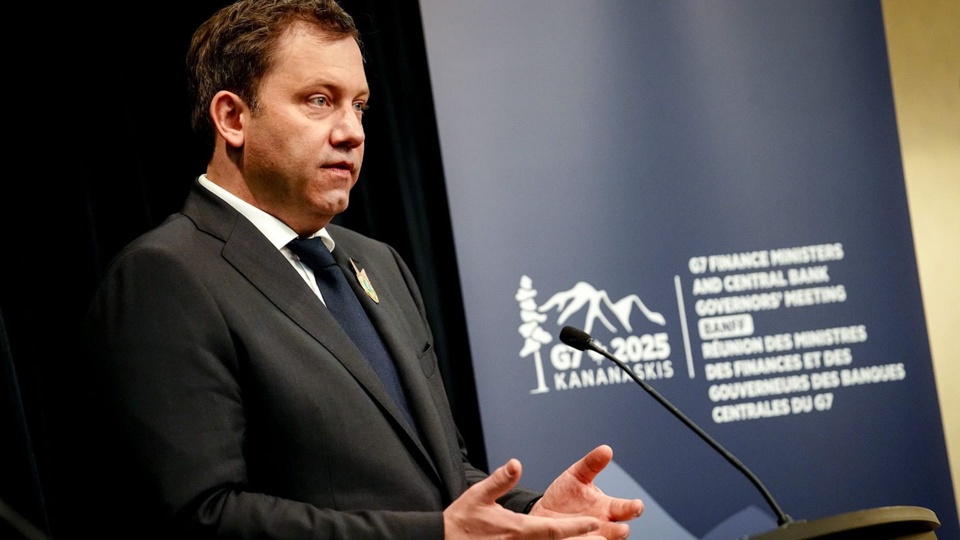 Lars Klingbeil (SPD), Bundesminister der Finanzen, Vizekanzler und SPD-Bundesvorsitzender, gibt zum Abschluss des Treffens der G7-Finanzminister und Notenbankgouverneure eine Pressekonferenz.