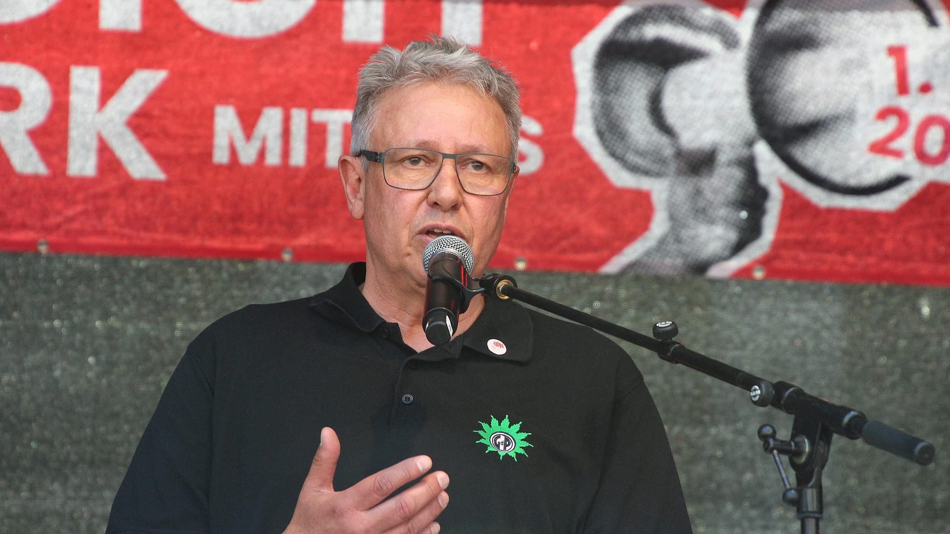 Michael Mertens bei seiner Rede: Mehrmals wurde er gestört.