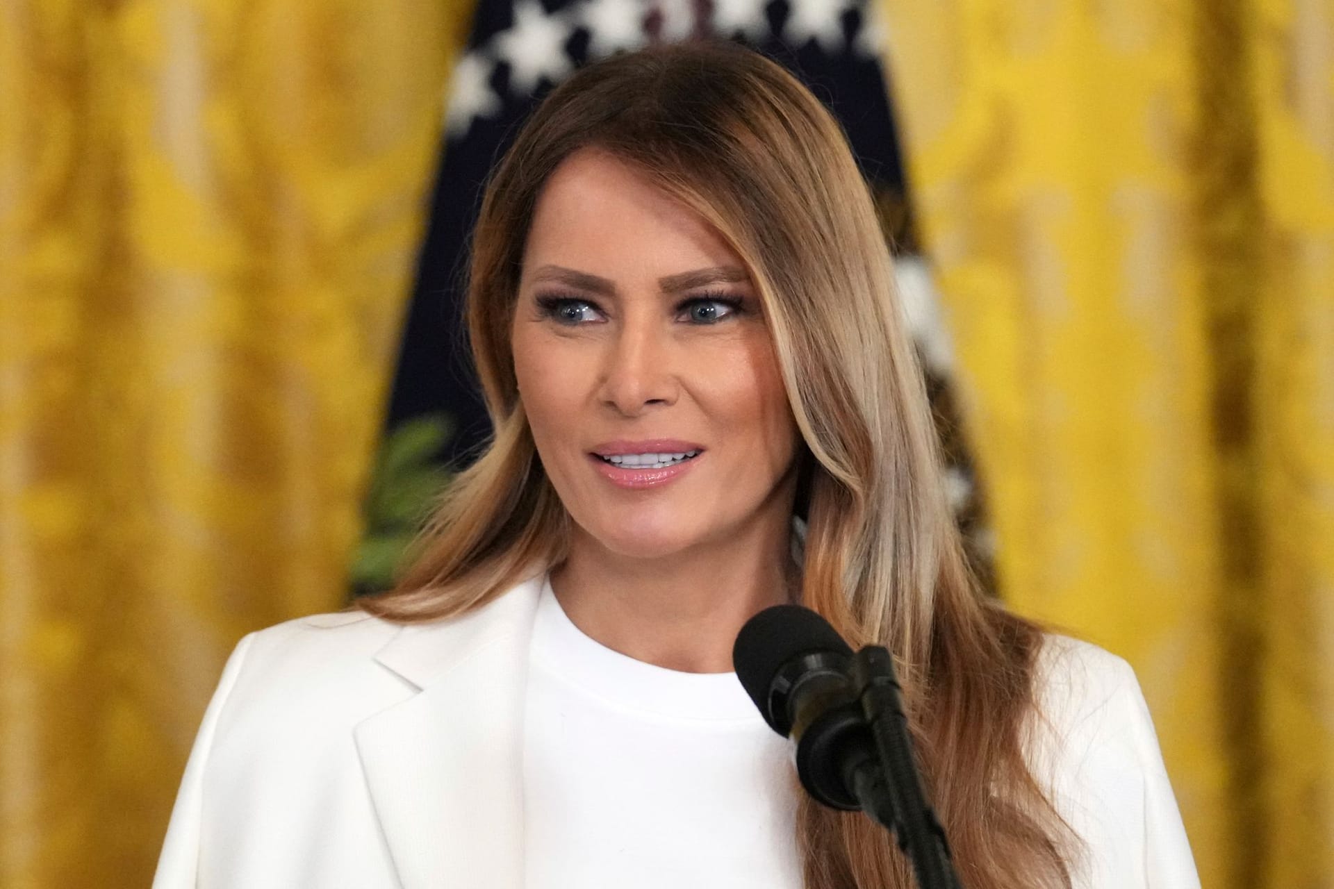 US-First Lady Melania Trump spricht am im East Room des Weißen Hauses bei einer Veranstaltung für Soldatenmütter.