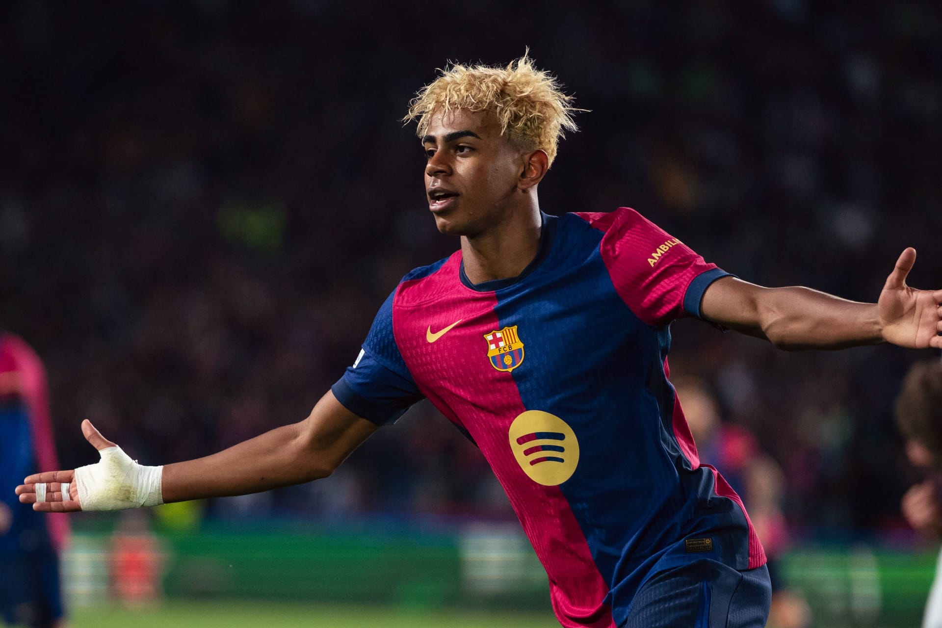 Lamine Yamal jubelt: Der Jungstar spielt groß auf.