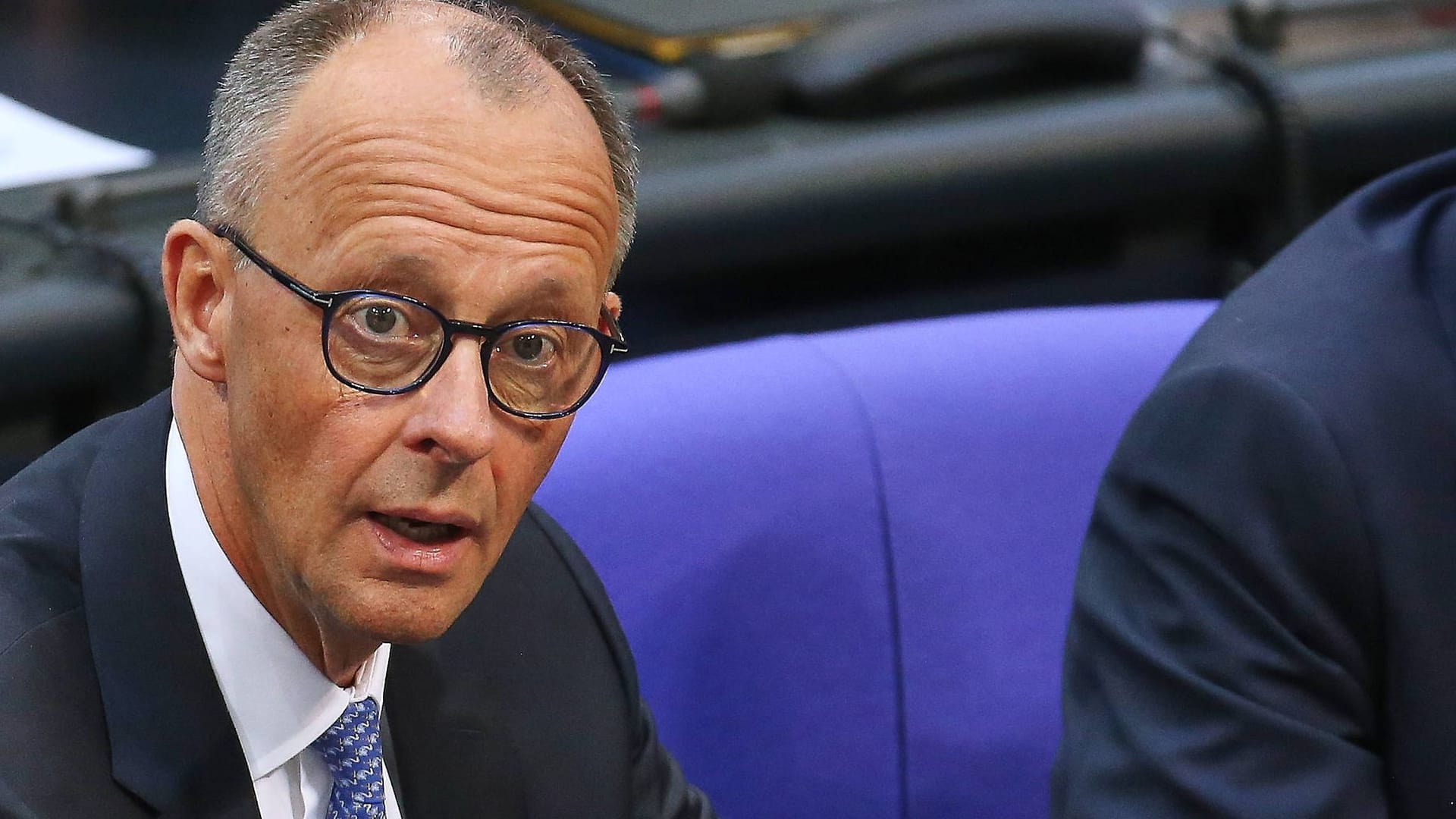 Friedrich Merz im Bundestag (Archiv): Das Bild zeigt den Moment, als er erfährt, dass er nicht im ersten Wahlgang zum Bundeskanzler bestimmt wurde.