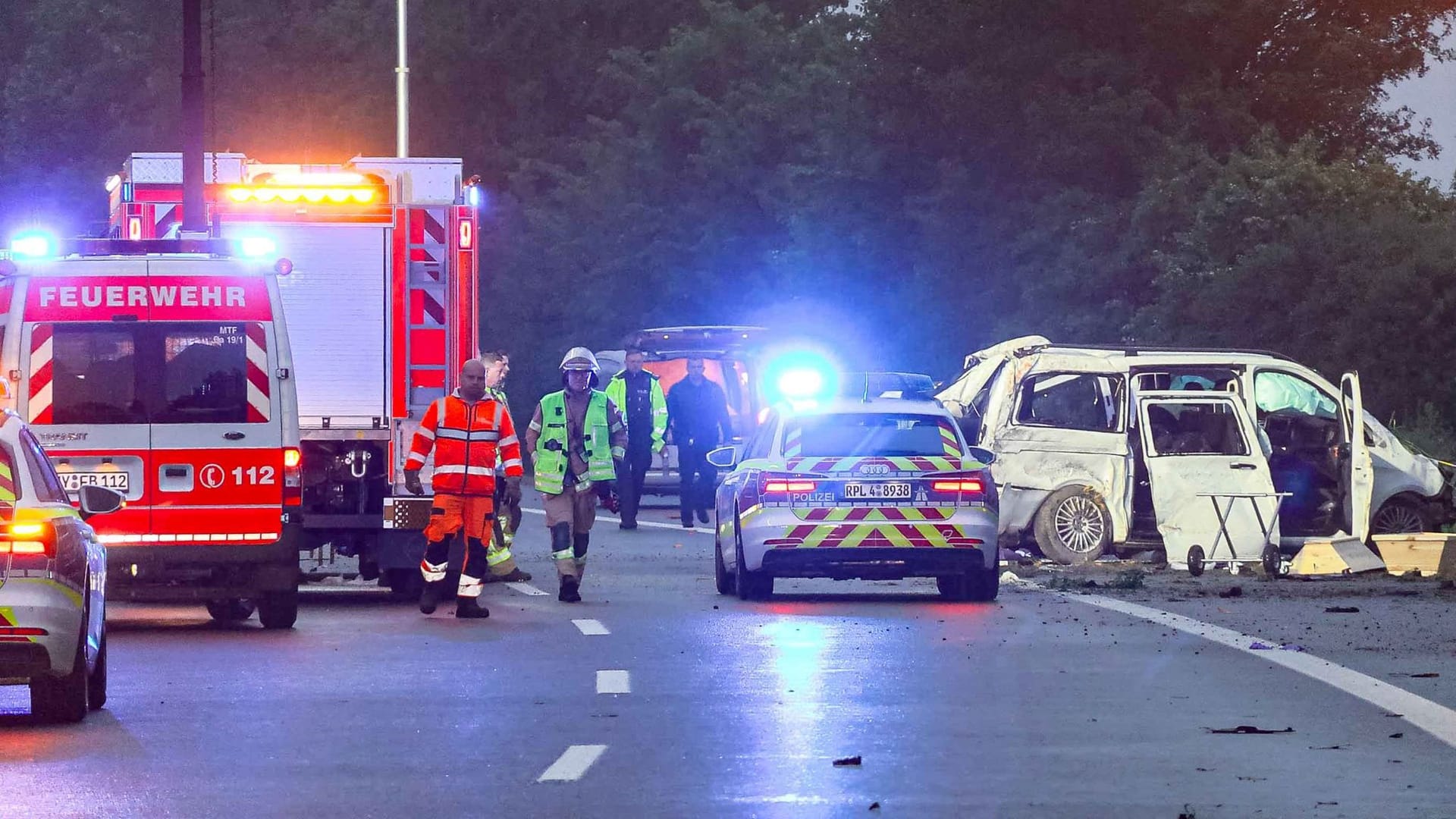 Tote bei Unfall auf A48 bei Koblenz Tote bei Unfall auf A48 bei Koblenz