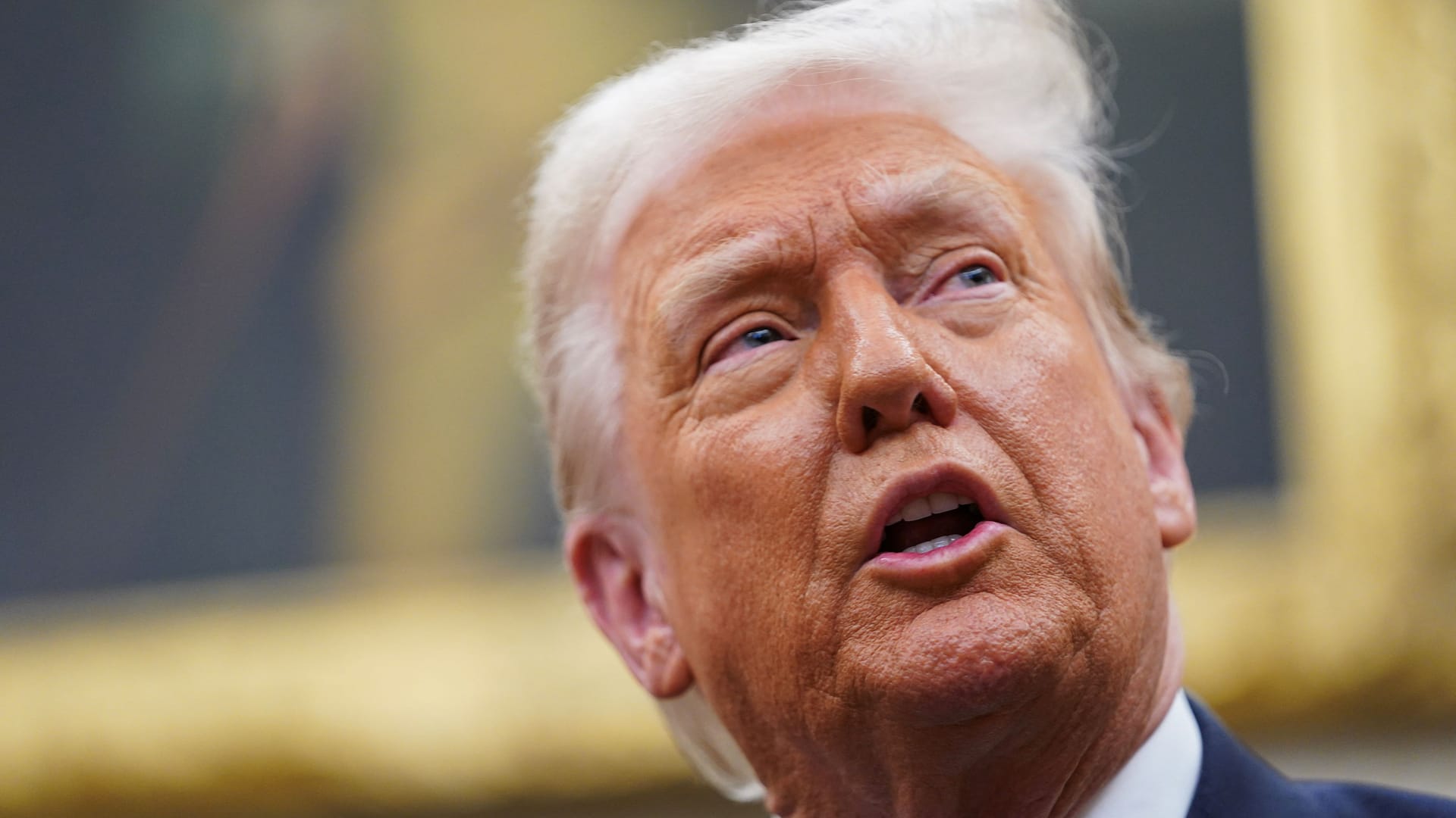 US-Präsident Donald Trump im Weißen Haus: Er kann sich mit einem neuen Gesetz vor Gerichten schützen. US-Präsident Donald Trump im Weißen Haus: Er kann sich mit einem neuen Gesetz vor Gerichten schützen.