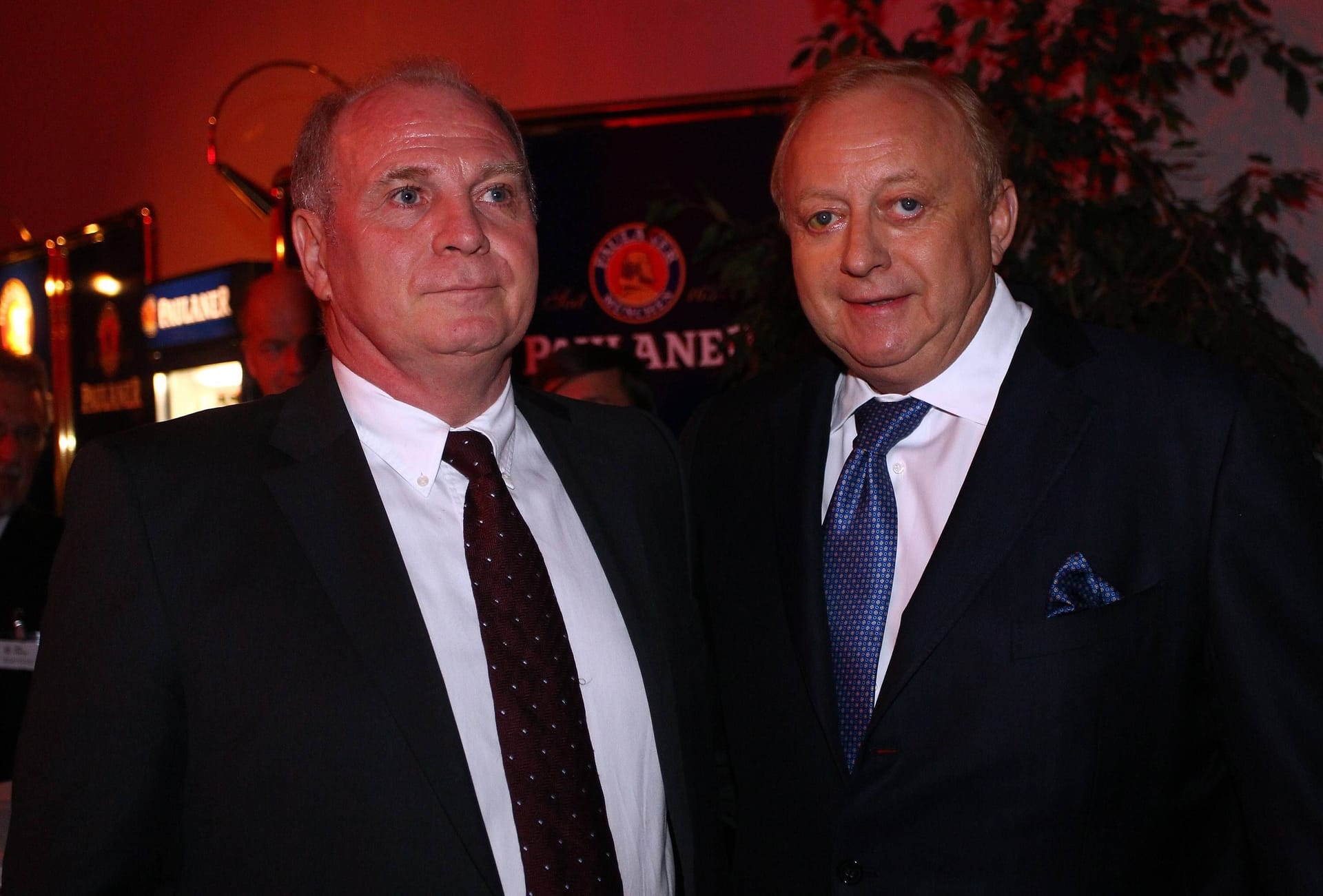 Hoeneß und Schuhbeck 2012: Schuhbeck war jahrelang der Koch des FC Bayern München, Hoenes der Präsident des Fußballvereins.
