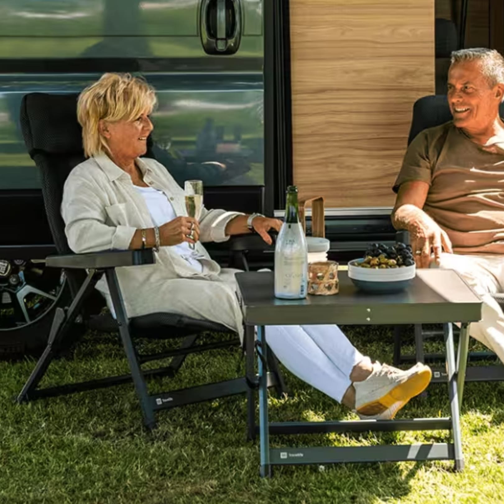 Perfekt für Camping und Garten: Dieser Stuhl bringt Komfort, wo Sie ihn brauchen. (Symbolbild)