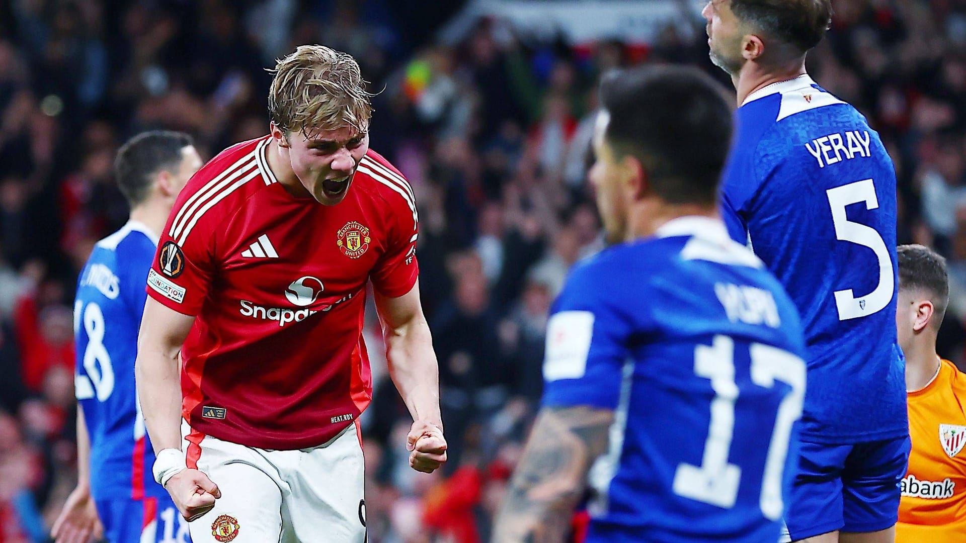Manchester Uniteds Rasmus Höjlund bejubelt seinen Treffer zum 3:1. Manchester Uniteds Rasmus Höjlund bejubelt seinen Treffer zum 3:1.