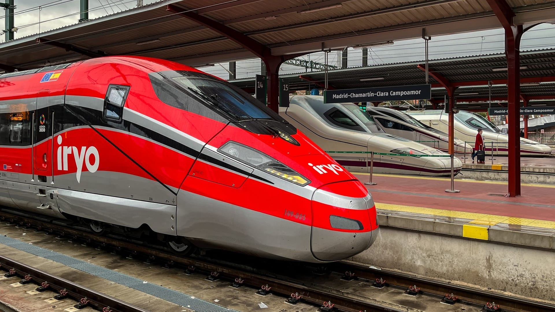 Italienischer Hochgeschwindigkeitszug Frecciarossa 1000 Italienischer Hochgeschwindigkeitszug Frecciarossa 1000