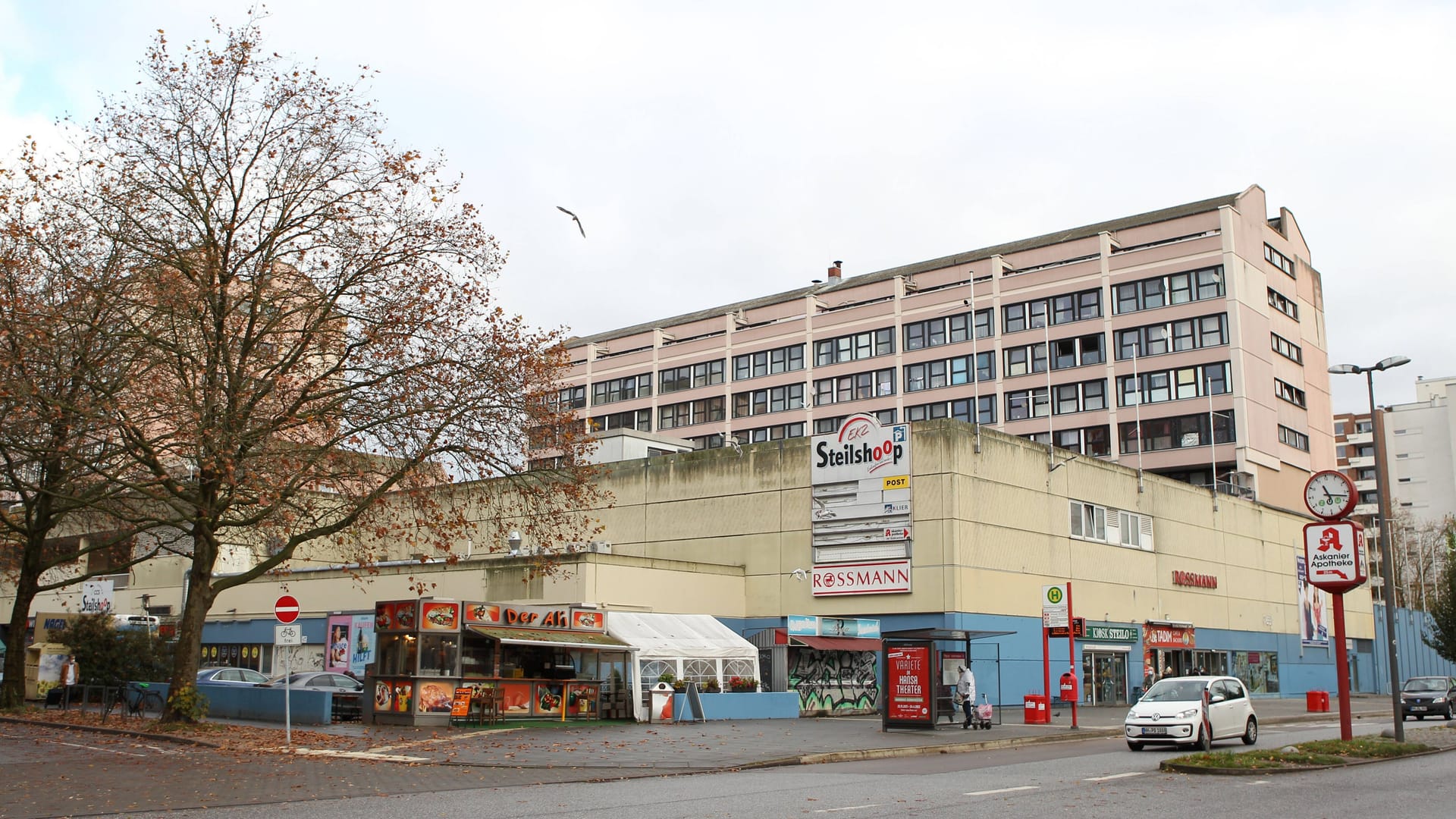 Das Einkaufszentrum im Hamburger Stadtteil Steilshoop: Laut Reddit-User einer der hässlichsten Orte der Stadt. Das Einkaufszentrum im Hamburger Stadtteil Steilshoop: Laut Reddit-User einer der hässlichsten Orte der Stadt.