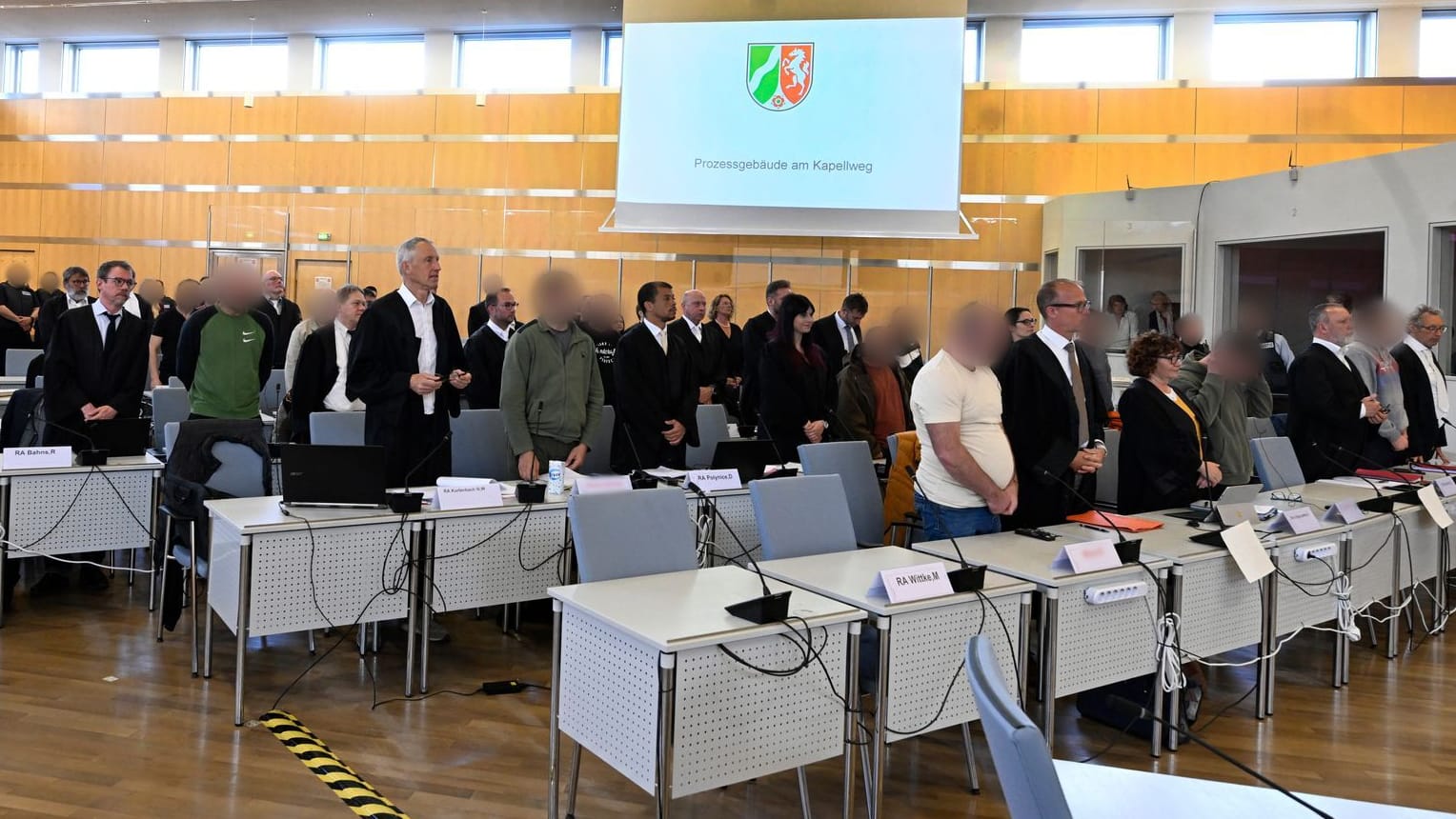 Prozess gegen 19 Angeklagte wegen illegaler Zigarettenfabriken Prozess gegen 19 Angeklagte wegen illegaler Zigarettenfabriken