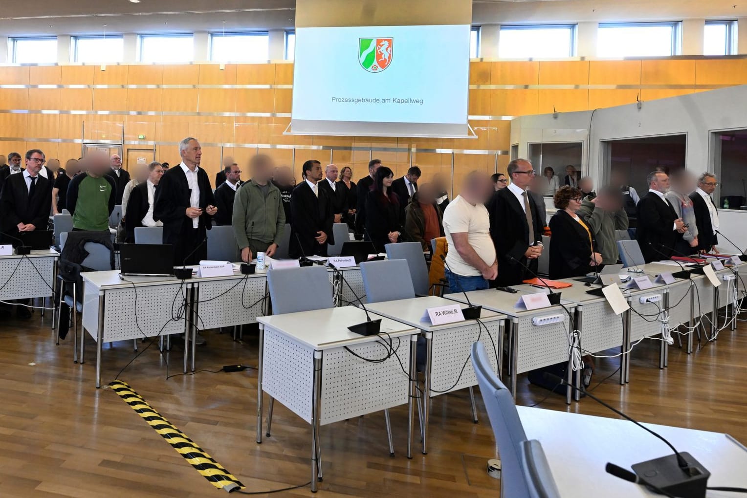 Prozess gegen 19 Angeklagte wegen illegaler Zigarettenfabriken