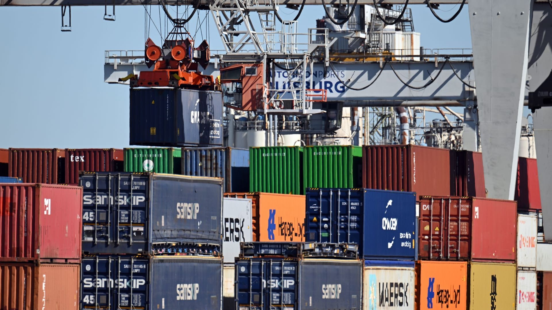 Container im Duisburger Hafen Container im Duisburger Hafen