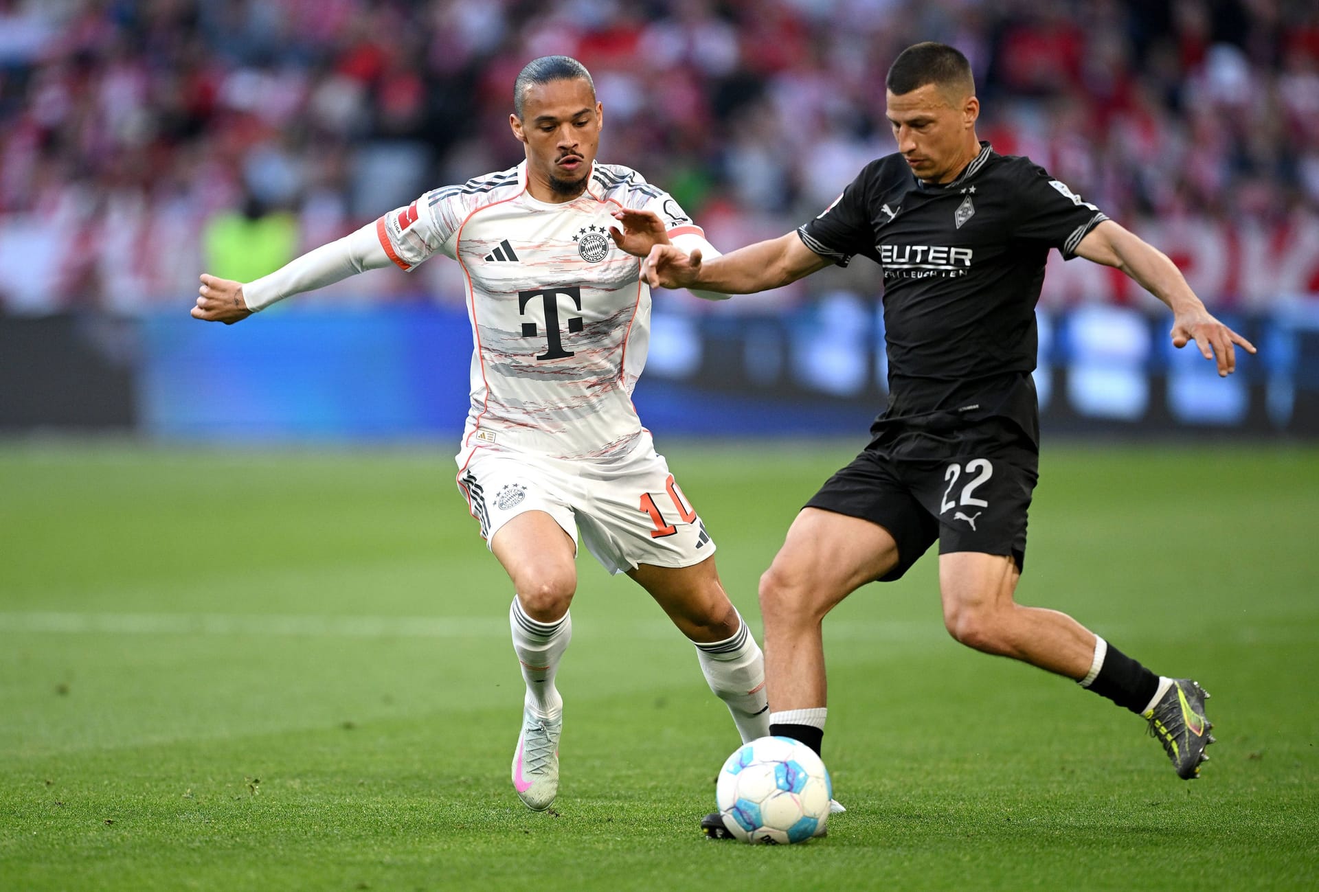 Leroy Sané (ab 62.): Versuchte es noch mal aus der Distanz (81.). Lieferte noch die tolle Vorarbeit zum 2:0. Bei ihm wird es jetzt abseits des Platzes mit Blick auf Vertragsverhandlungen deutlich spannender. Note 2 Leroy Sané (ab 62.): Versuchte es noch mal aus der Distanz (81.). Lieferte noch die tolle Vorarbeit zum 2:0. Bei ihm wird es jetzt abseits des Platzes mit Blick auf Vertragsverhandlungen deutlich spannender. Note 2