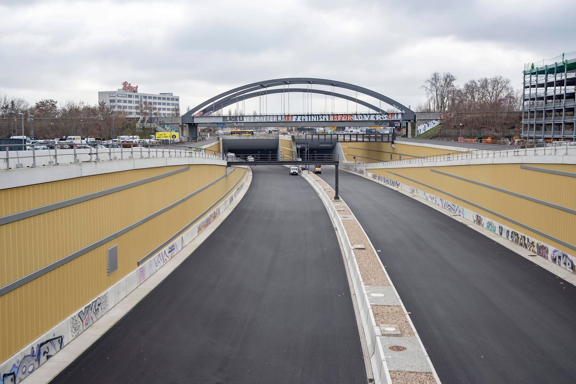 Autobahn A100 in Neukölln (Archivbild): Bis Ende März kommt es in dem Bereich zu Vollsperrungen.