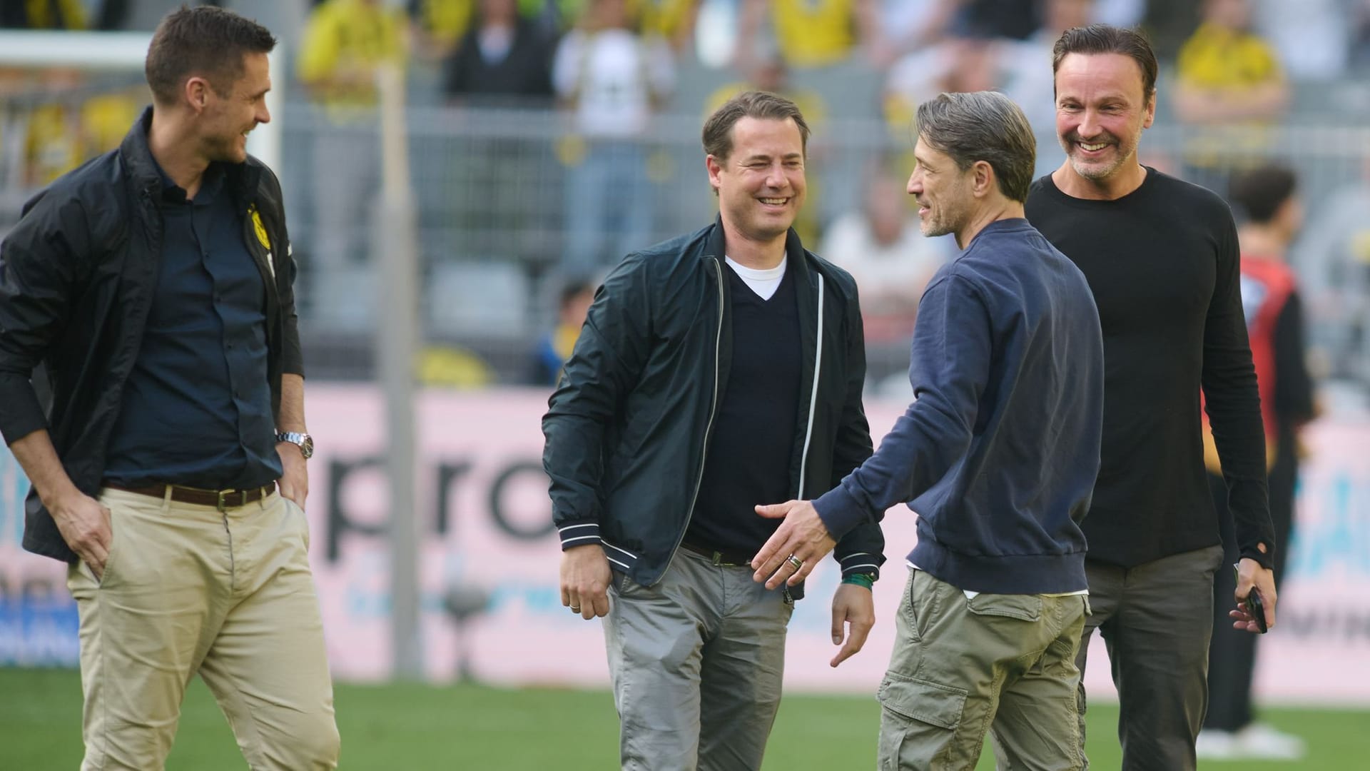 Borussia Dortmund - Holstein Kiel Borussia Dortmund - Holstein Kiel