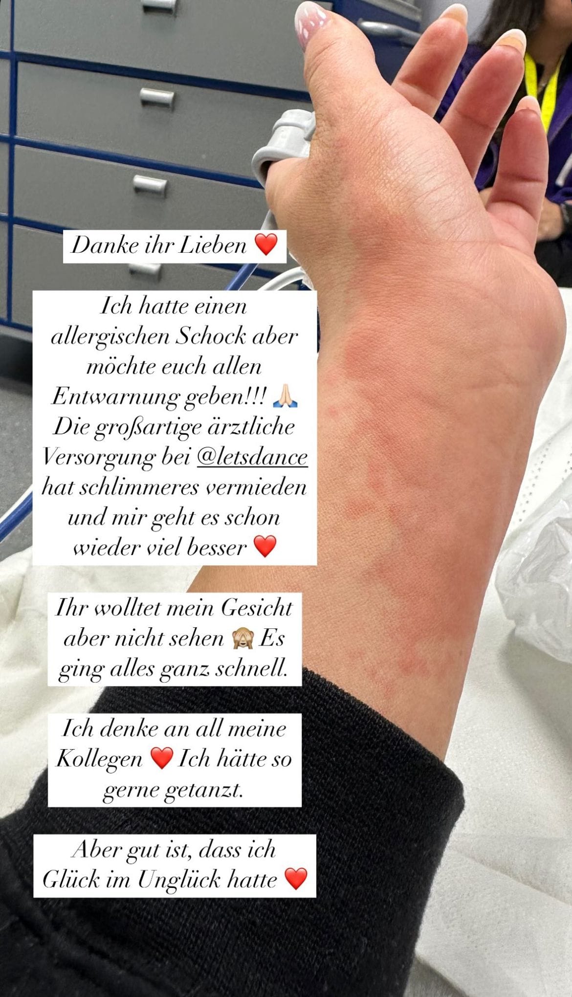Dieses Foto aus dem Krankenhaus teilte Christina Hänni bei Instagram.