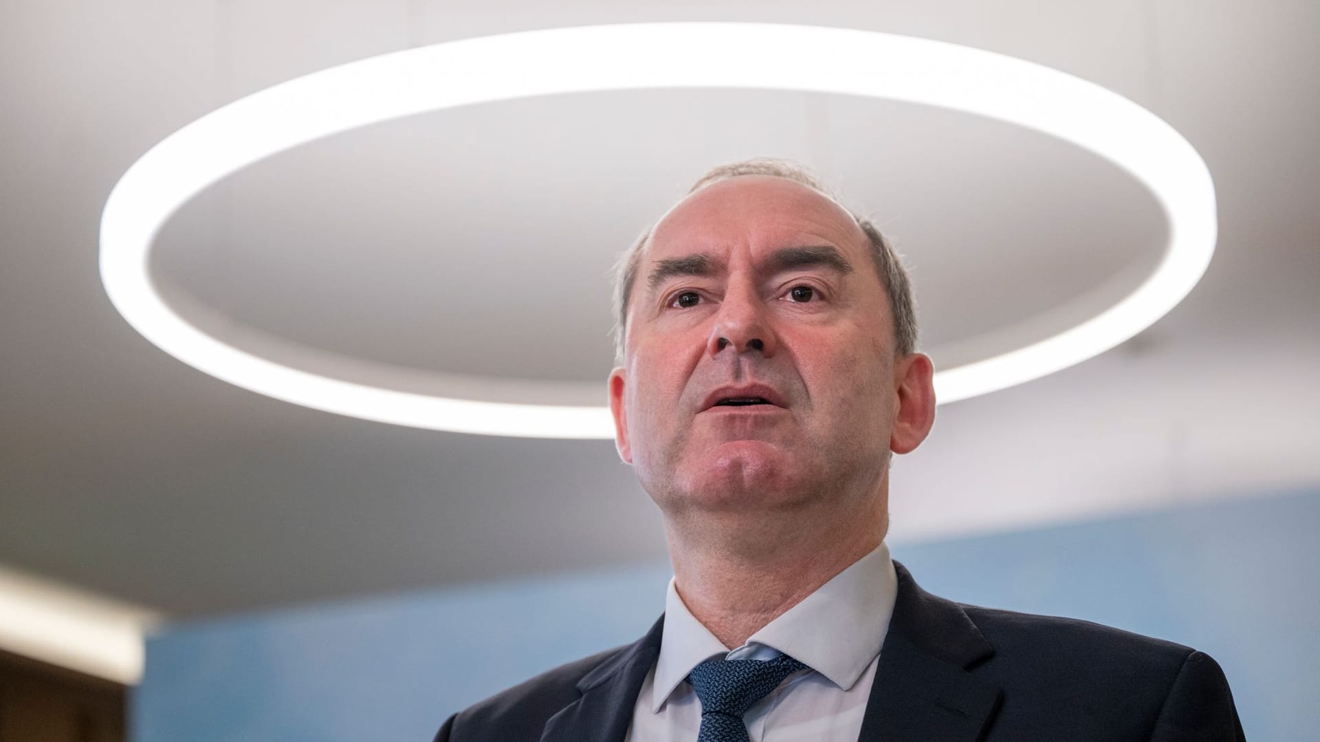 Wirtschaftsminister Aiwanger zur Erhöhung der US-Einfuhrzölle