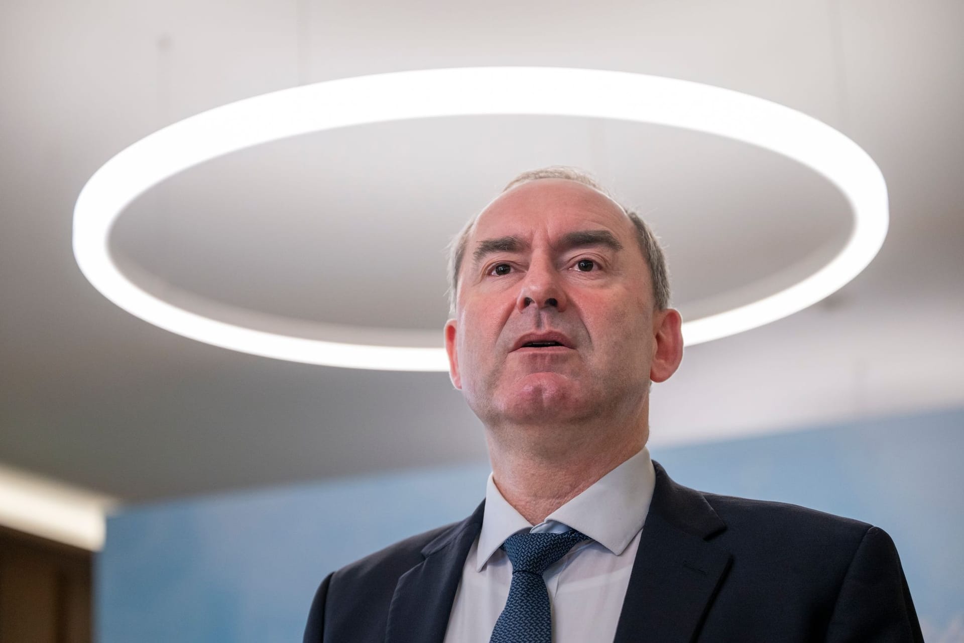 Wirtschaftsminister Aiwanger zur Erhöhung der US-Einfuhrzölle