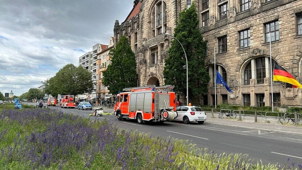 Rathaus Charlottenburg: Hier hat es am Donnerstag einen Feuerwehreinsatz gegeben.