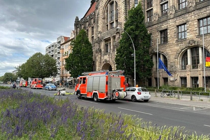 Rathaus Charlottenburg: Hier hat es am Donnerstag einen Feuerwehreinsatz gegeben.
