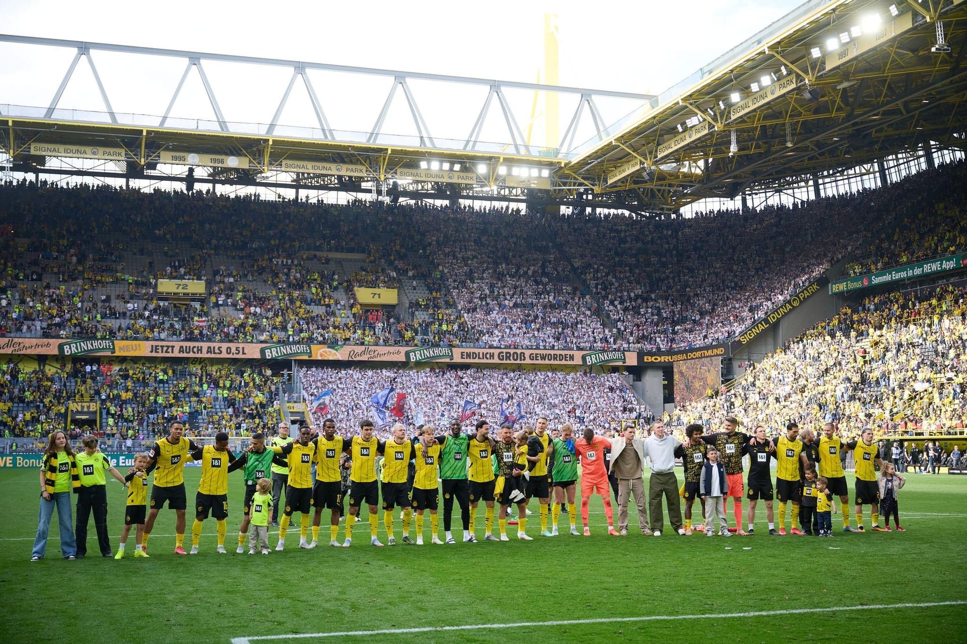 Borussia Dortmund - Holstein Kiel Borussia Dortmund - Holstein Kiel