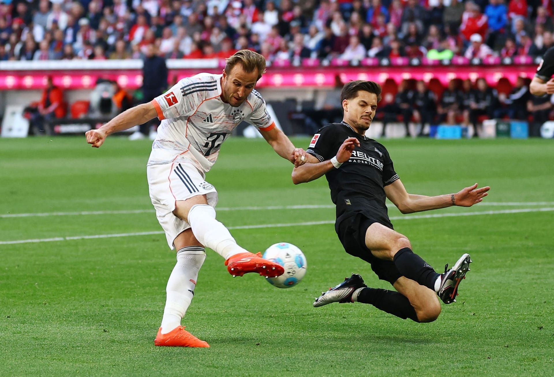 Harry Kane (bis 90.): Fälschte Olises Schuss noch entscheidend ab und erzielte damit sein 37. Tor im 45. Pflichtspiel. Immer mal wieder an gefährlichen Szenen beteiligt. Note 2 Harry Kane (bis 90.): Fälschte Olises Schuss noch entscheidend ab und erzielte damit sein 37. Tor im 45. Pflichtspiel. Immer mal wieder an gefährlichen Szenen beteiligt. Note 2
