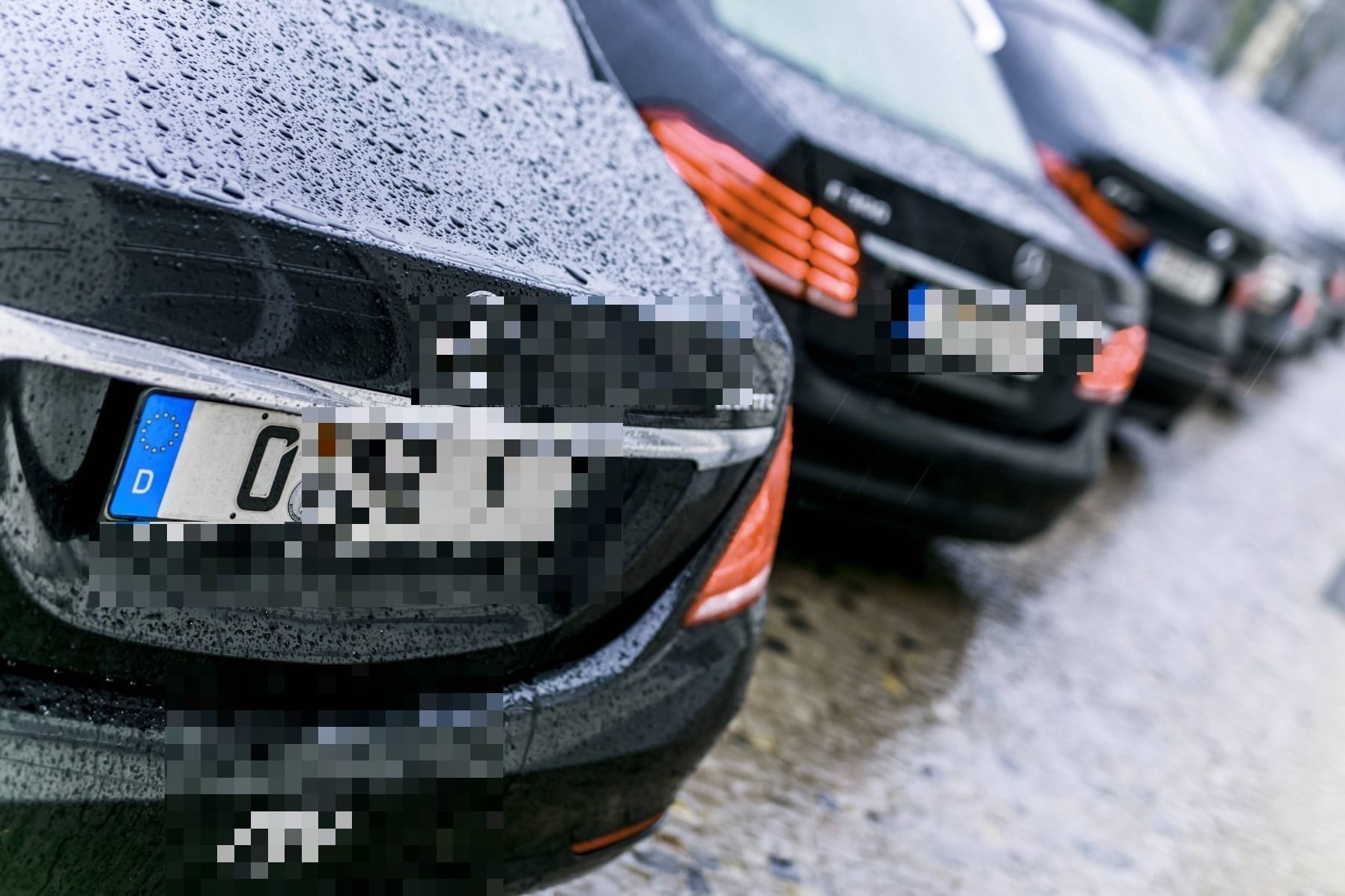 Diplomaten-Autos sind an der 0 auf dem Kennzeichen zu erkennen. Diplomaten-Autos sind an der 0 auf dem Kennzeichen zu erkennen.