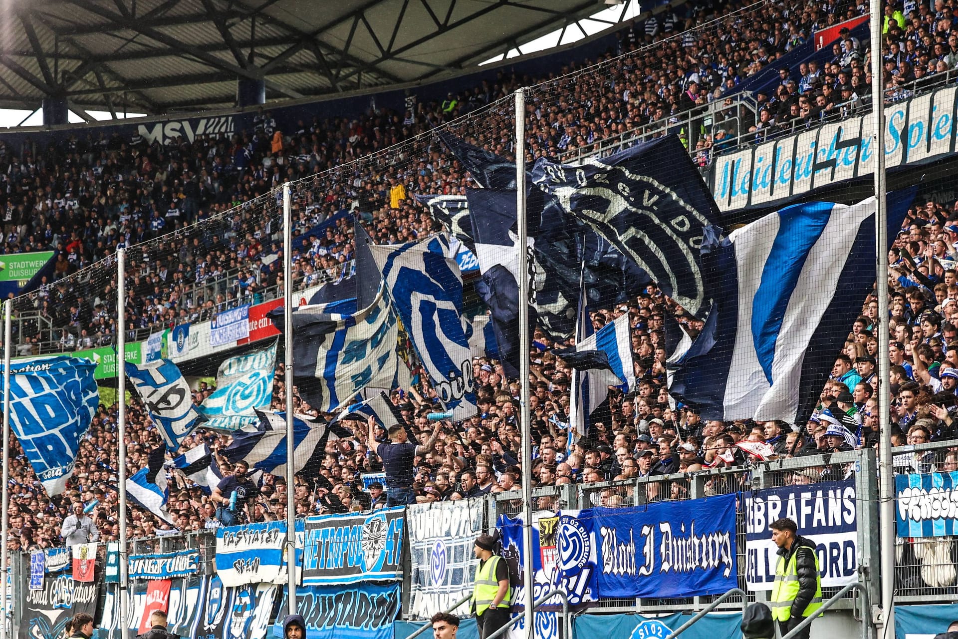 Die aktive Fanszene des MSV Duisburg am Samstag: Die "Zebras" stellten den aktiven Support ein. Die aktive Fanszene des MSV Duisburg am Samstag: Die "Zebras" stellten den aktiven Support ein.