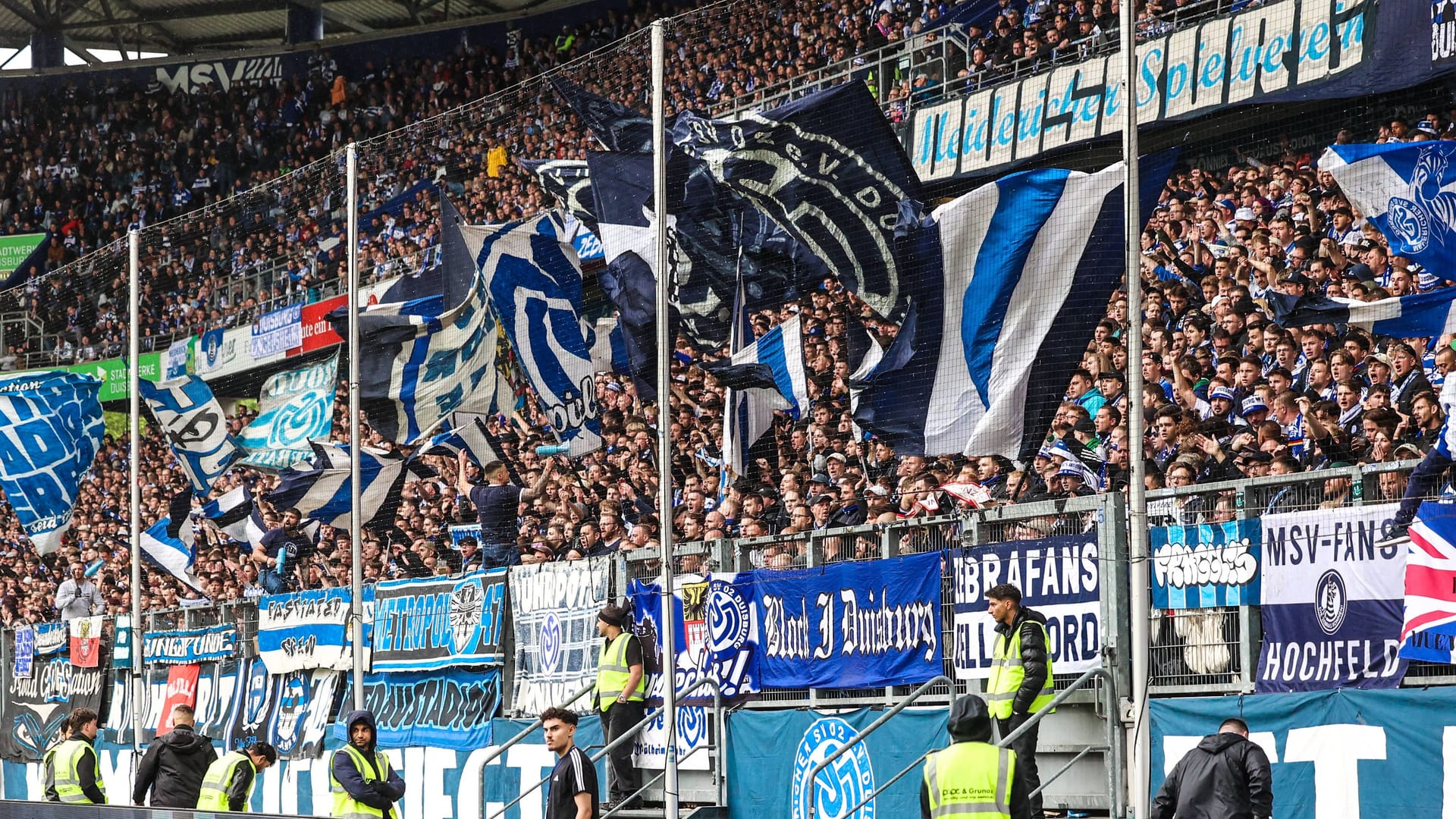 Die aktive Fanszene des MSV Duisburg am Samstag: Die "Zebras" stellten den aktiven Support ein.