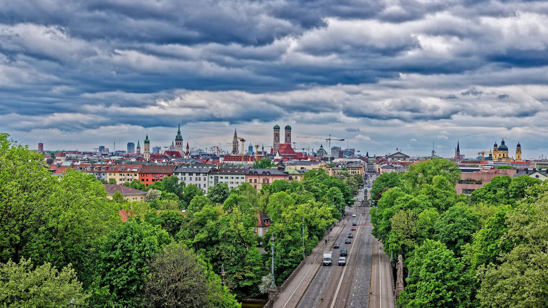 Graue Wolken über München (Archivbild):
