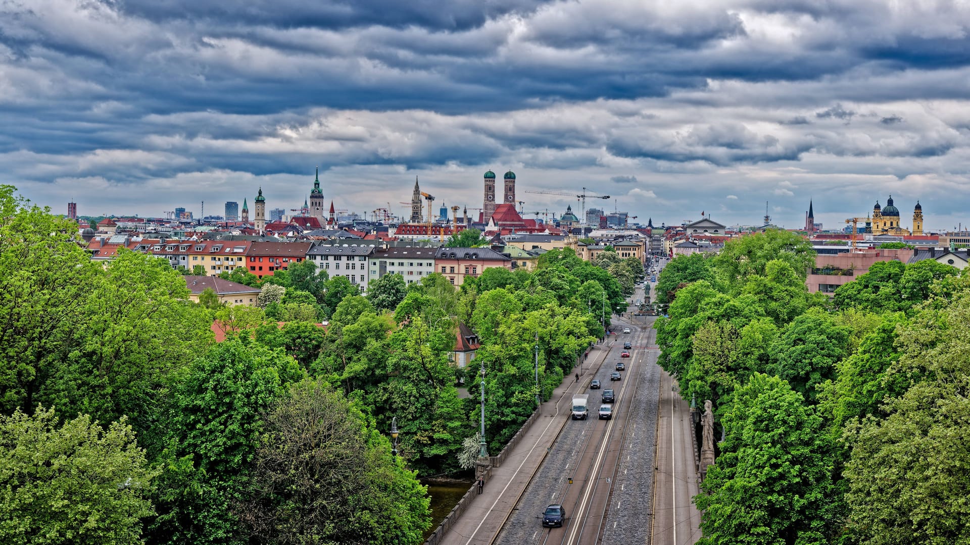 Graue Wolken über München (Archivbild):