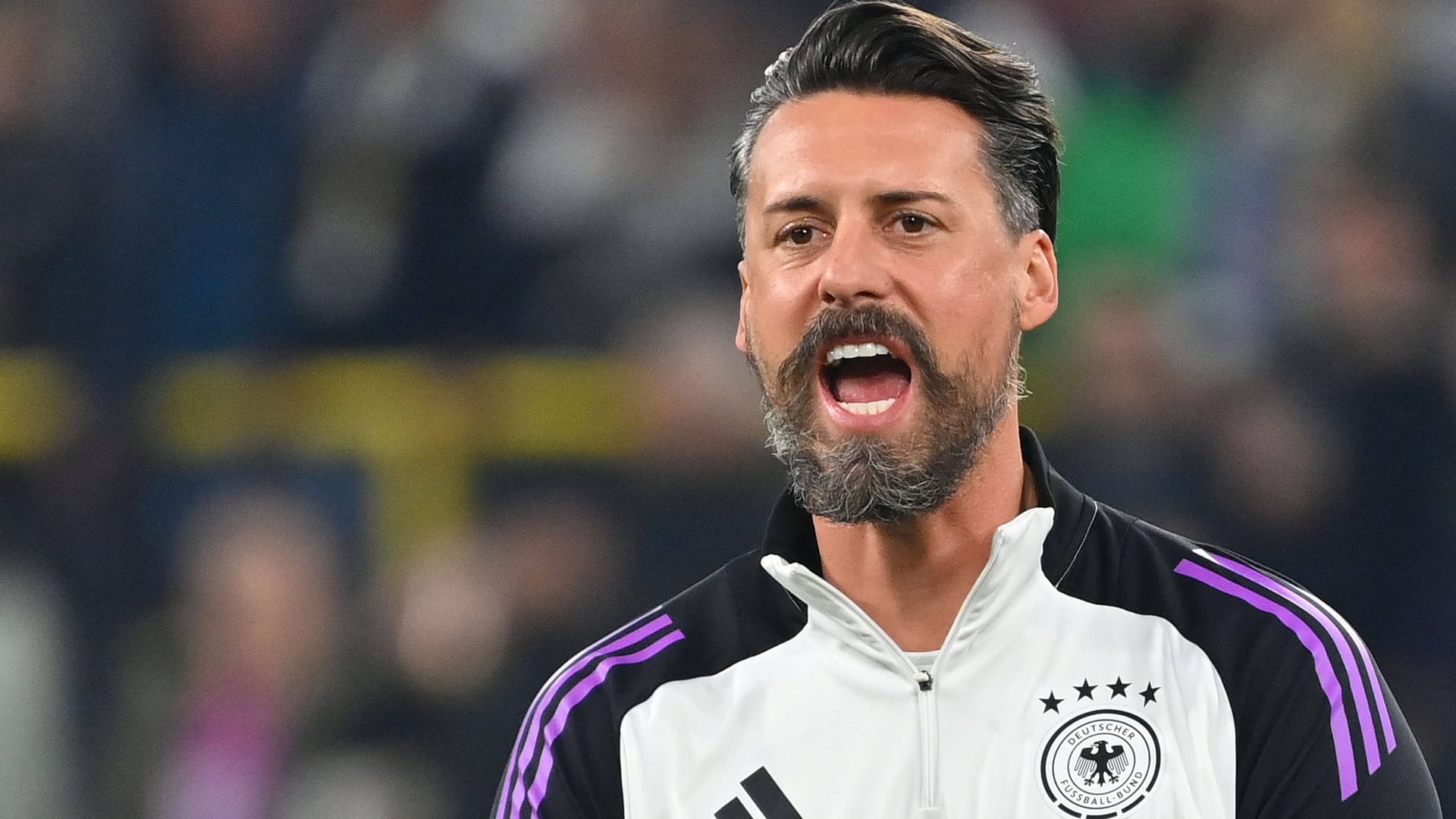Sandro Wagner: Der Co-Trainer von Julian Nagelsmann ist ab Mitte Juni zu haben.