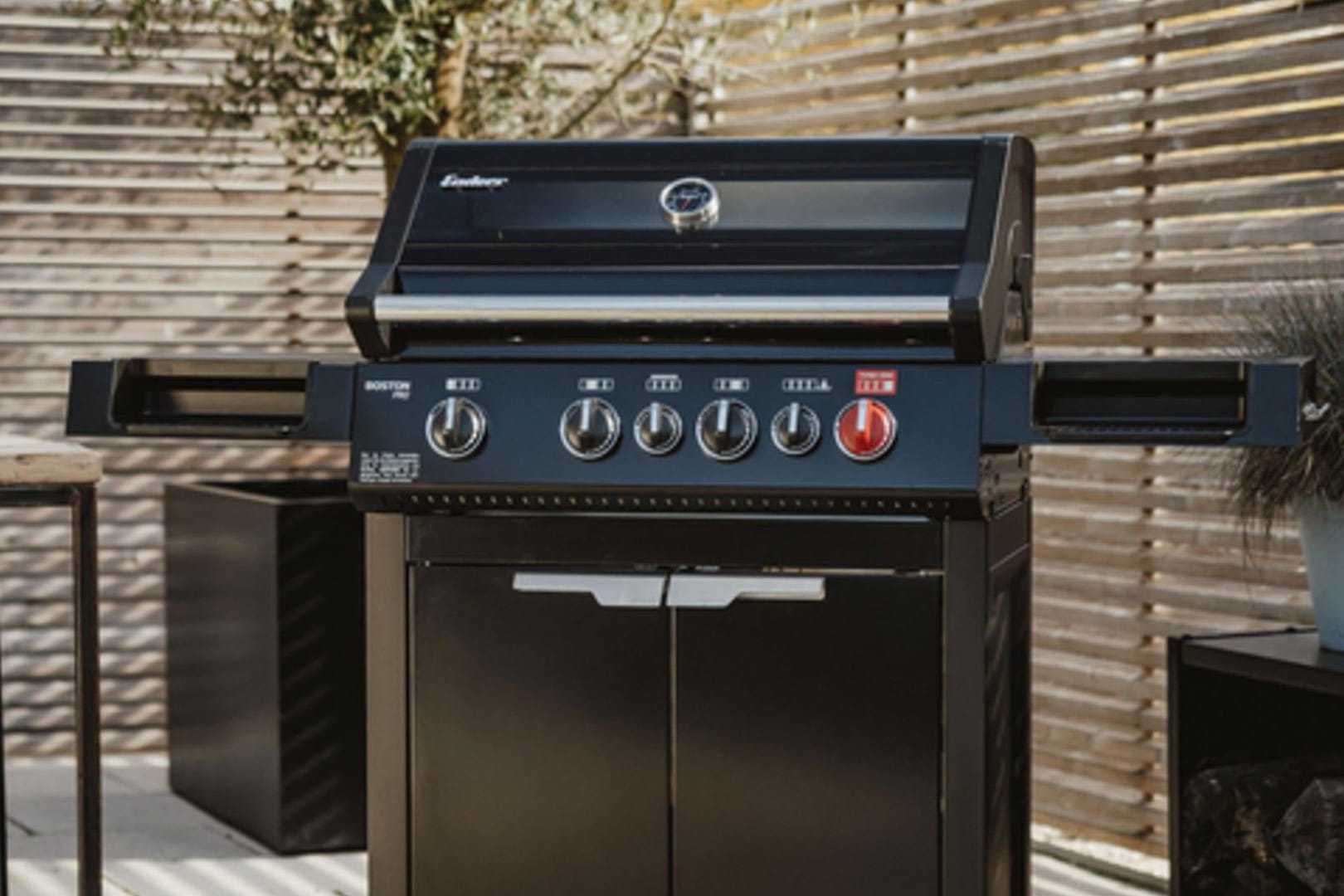 Der Boston-Gasgrill von Enders ist aktuell bei Aldi so günstig wie nie zuvor.