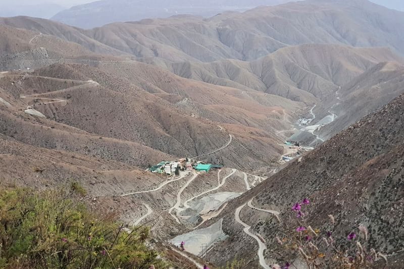 Blick auf die Yanaquihua-Mine in Arequipa, Peru.