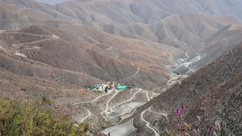 Blick auf die Yanaquihua-Mine in Arequipa, Peru.