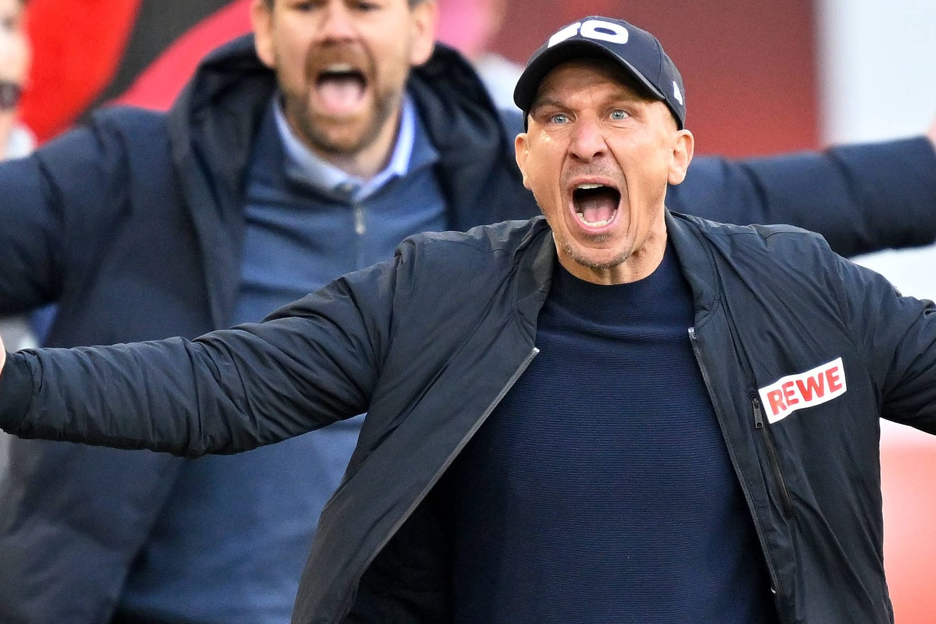 Gerhard Struber (vorne): Der Kölner Trainer muss gehen.