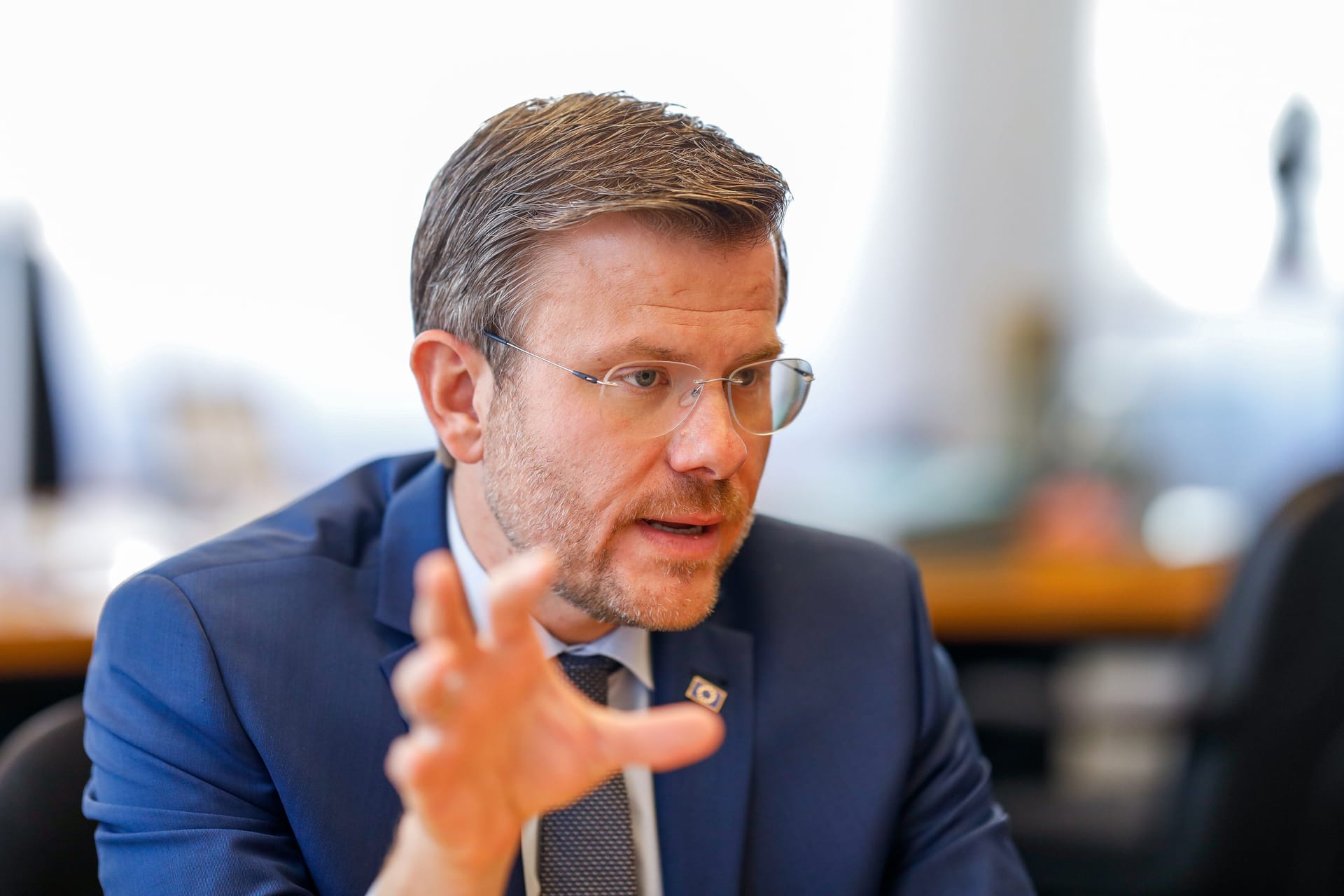 Oberbürgermeister Marcus König im Gespräch mit t-online: Er will durch die Bewerbung auch Gelder für das Max-Morlock-Stadion akquirieren.