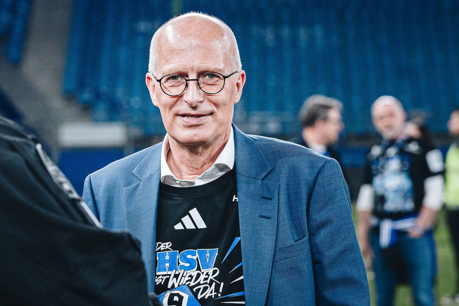 Peter Tschentscher im Volksparkstadion: Hamburgs Bürgermeister war bei der Aufstiegsparty des HSV am Samstag mit dabei.