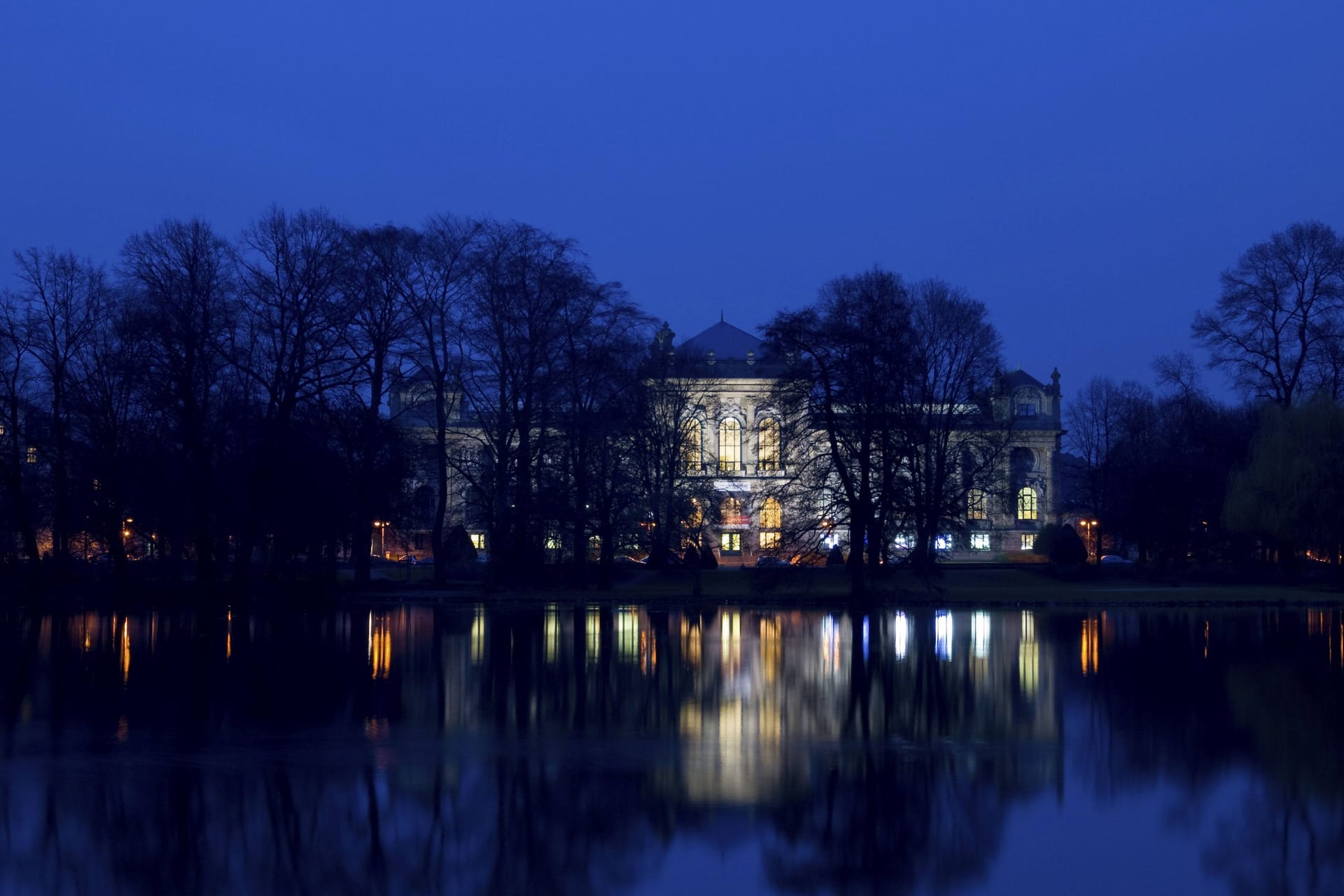 Landesmuseum Hannover bei Nacht: Im Juni findet wieder die Nacht der Museen statt.