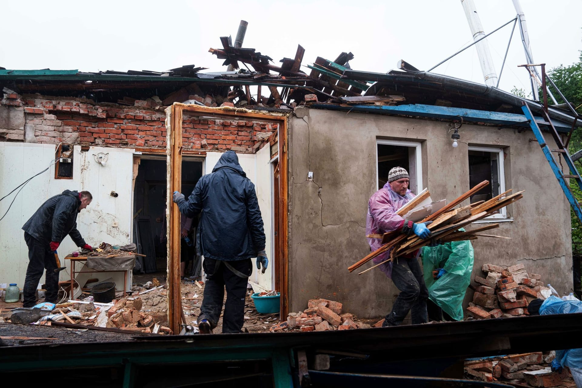 Ukraine-Krieg -Region Schytomyr - Nach russischem Angriff